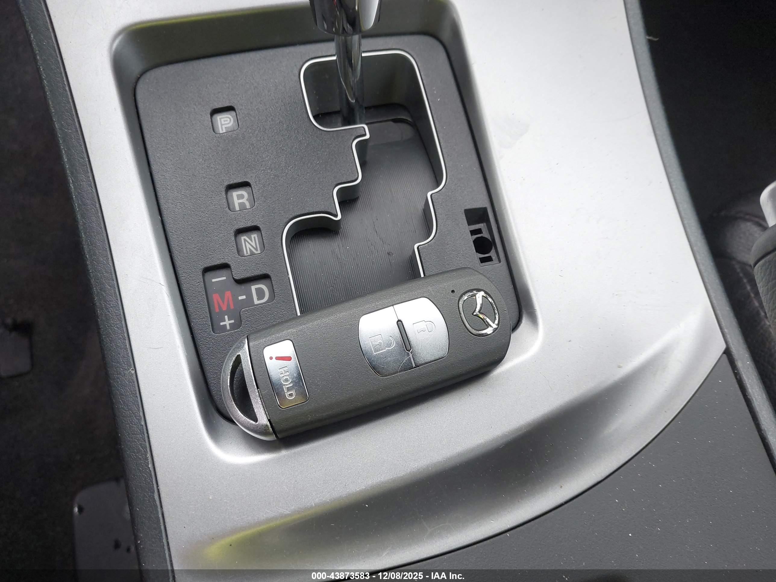 MAZDA MAZDA3 image 11