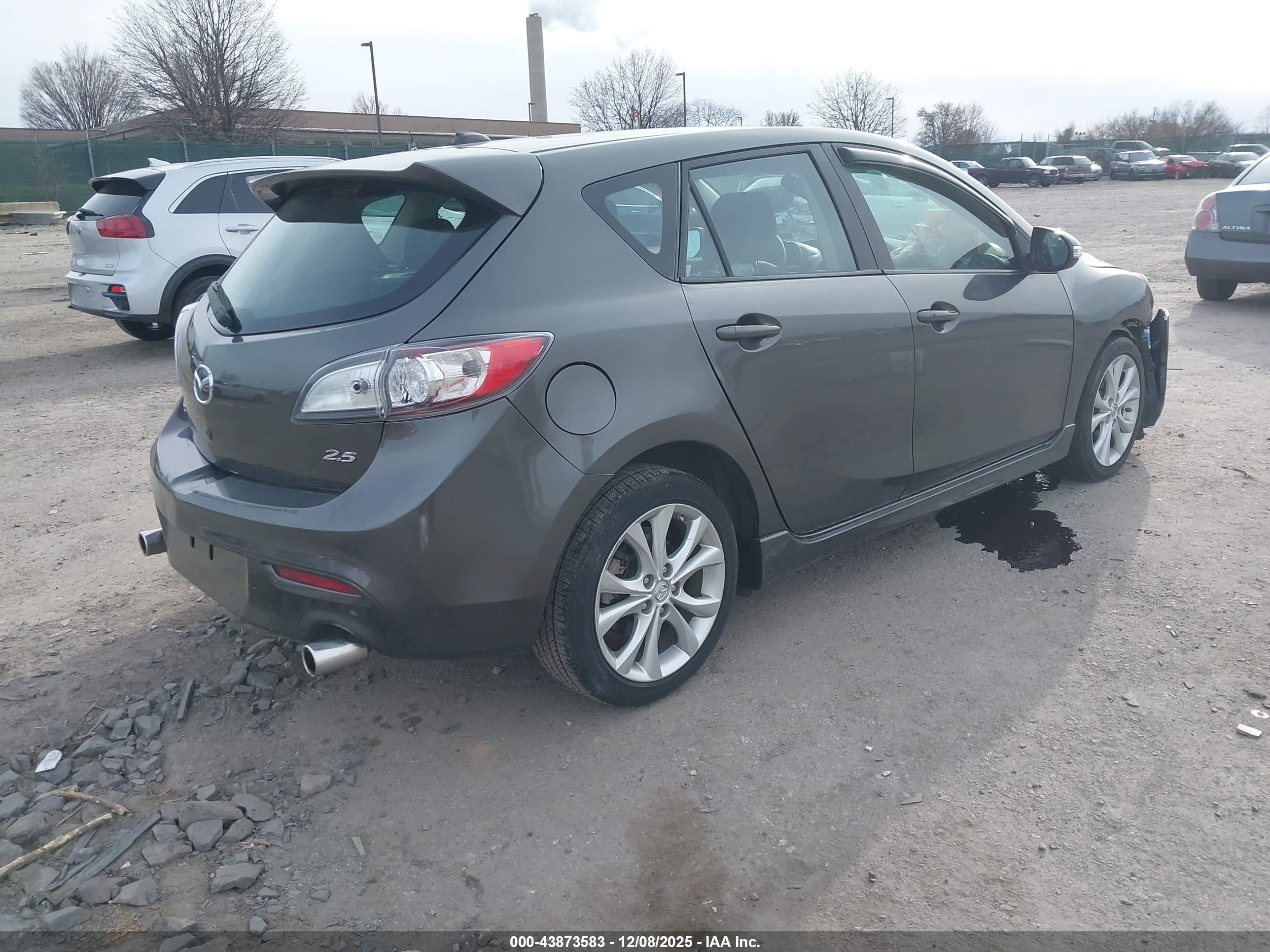 MAZDA MAZDA3 image 4