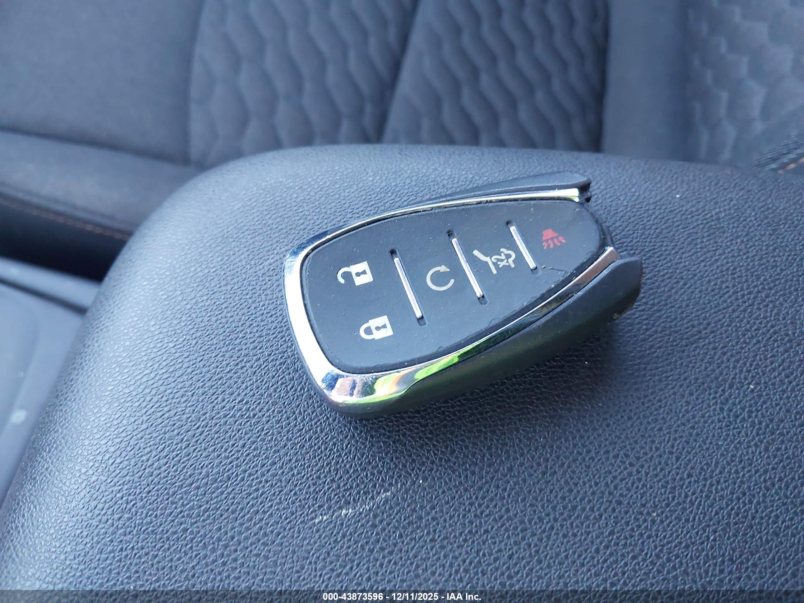 CHEVROLET EQUINOX image 11