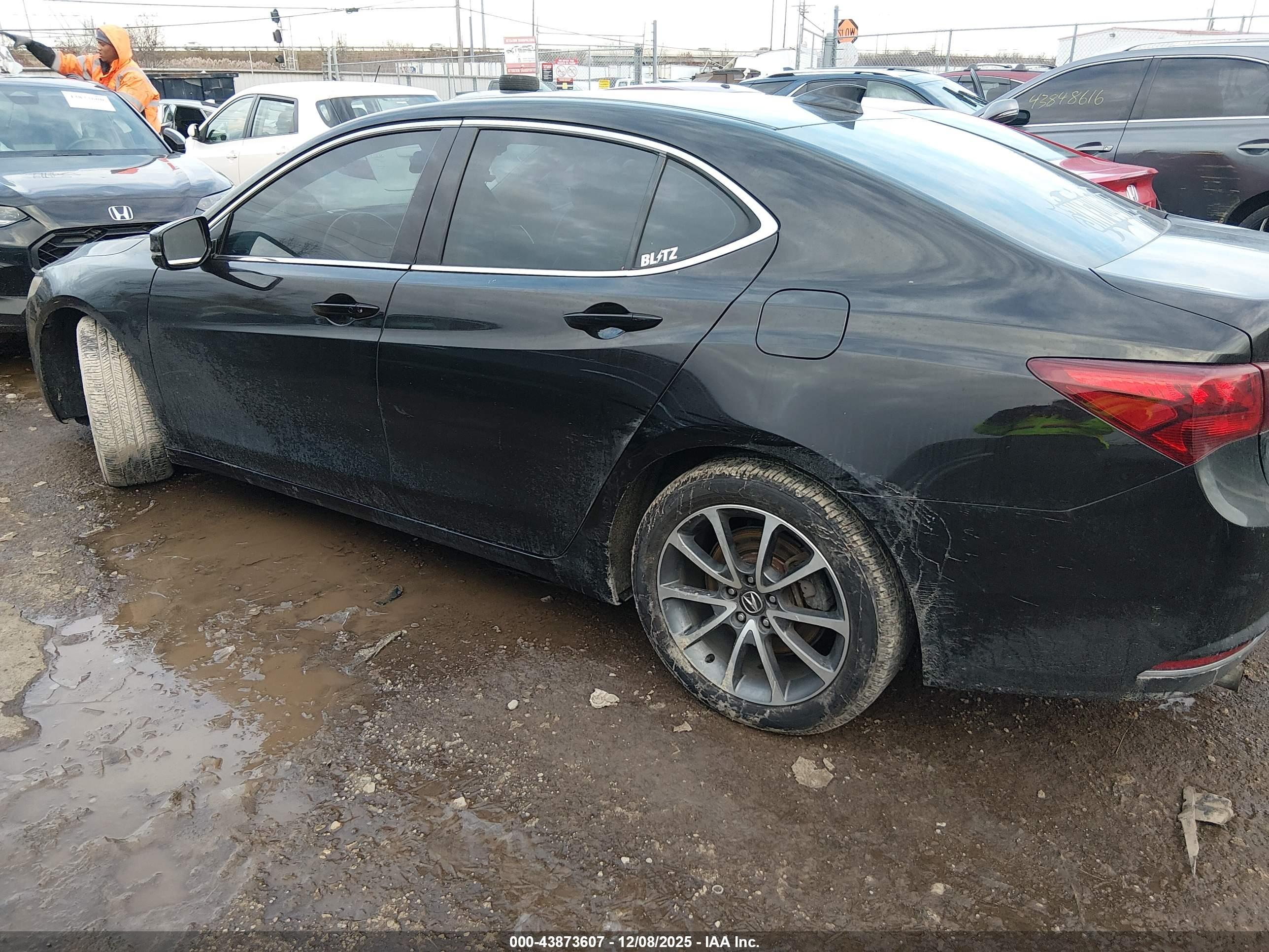 ACURA TLX image 3