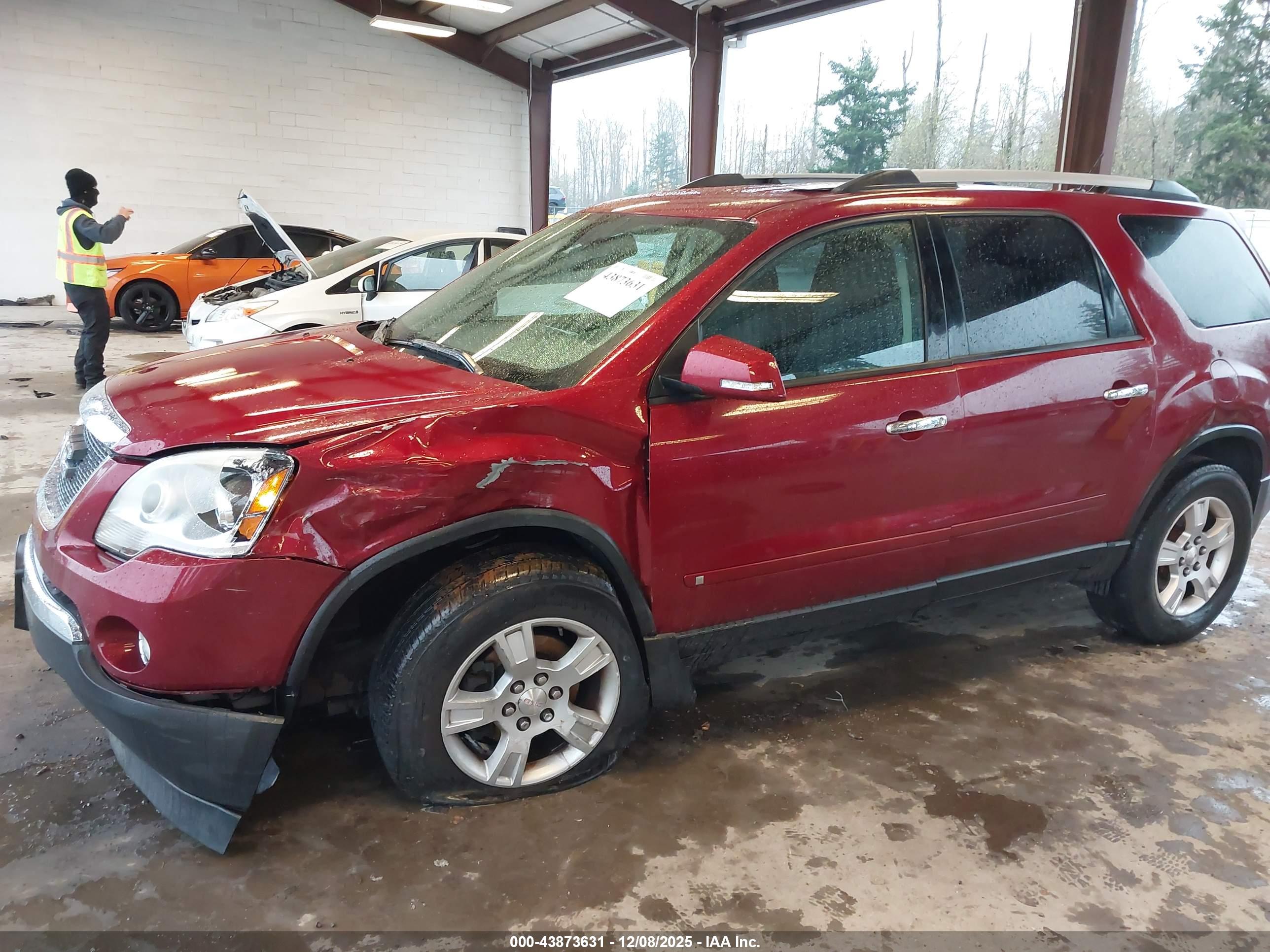 GMC ACADIA image 6