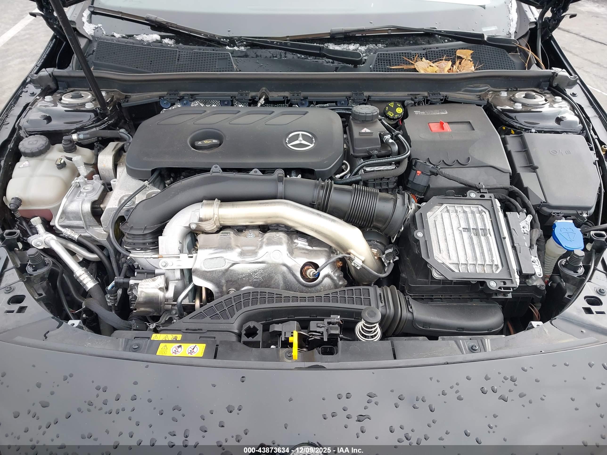 MERCEDES-BENZ CLA image 10
