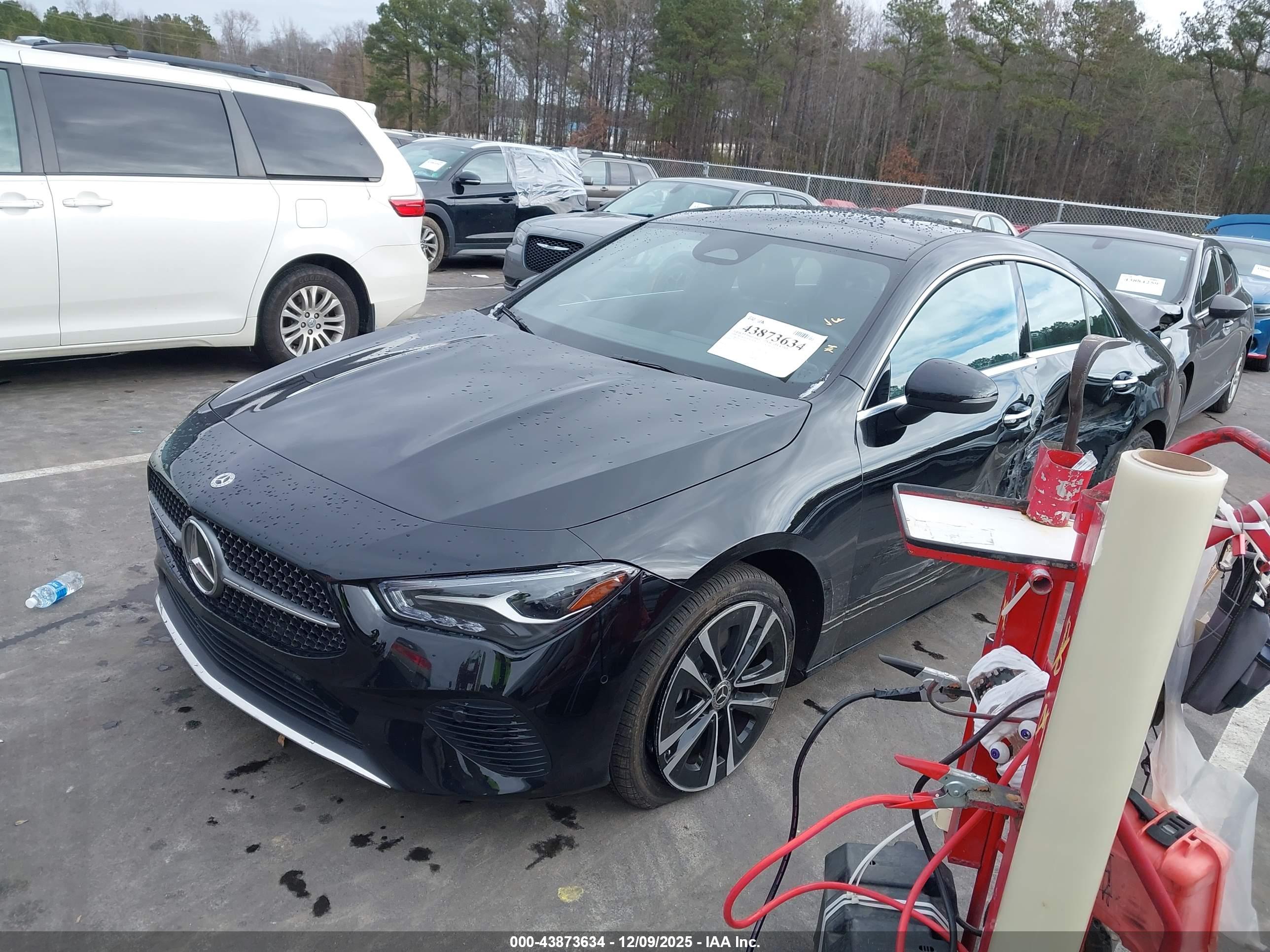 MERCEDES-BENZ CLA image 2