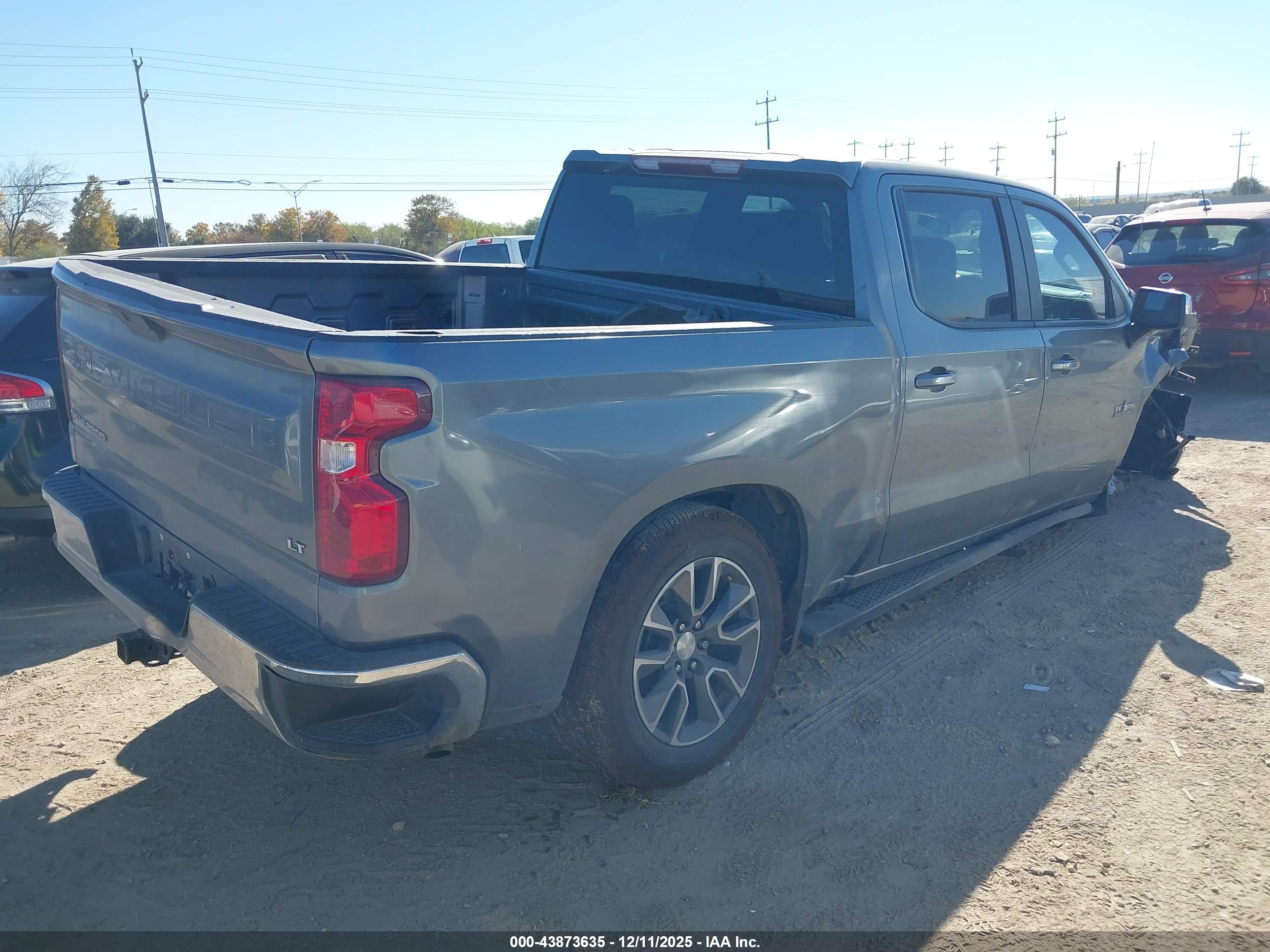 CHEVROLET SILVERADO image 4