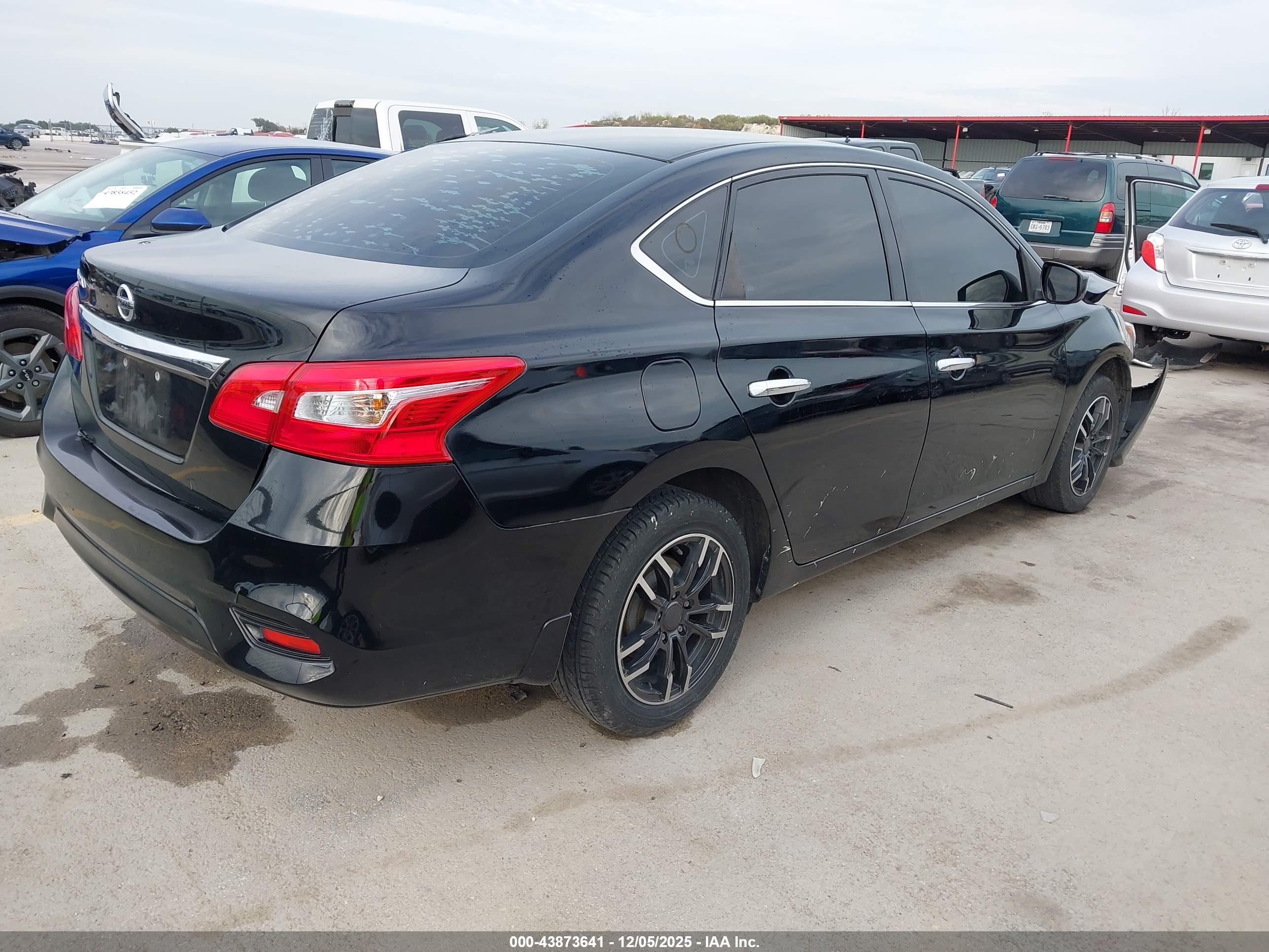 NISSAN SENTRA image 4