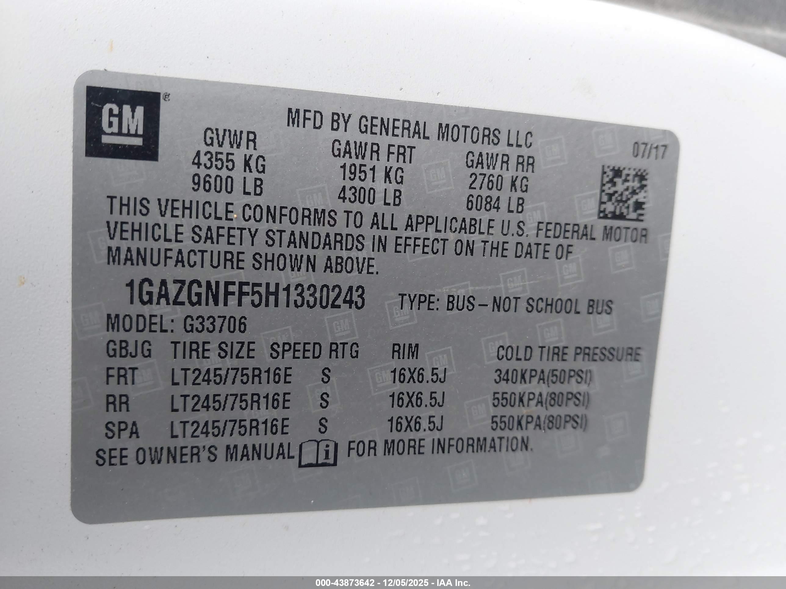 CHEVROLET EXPRESS image 9
