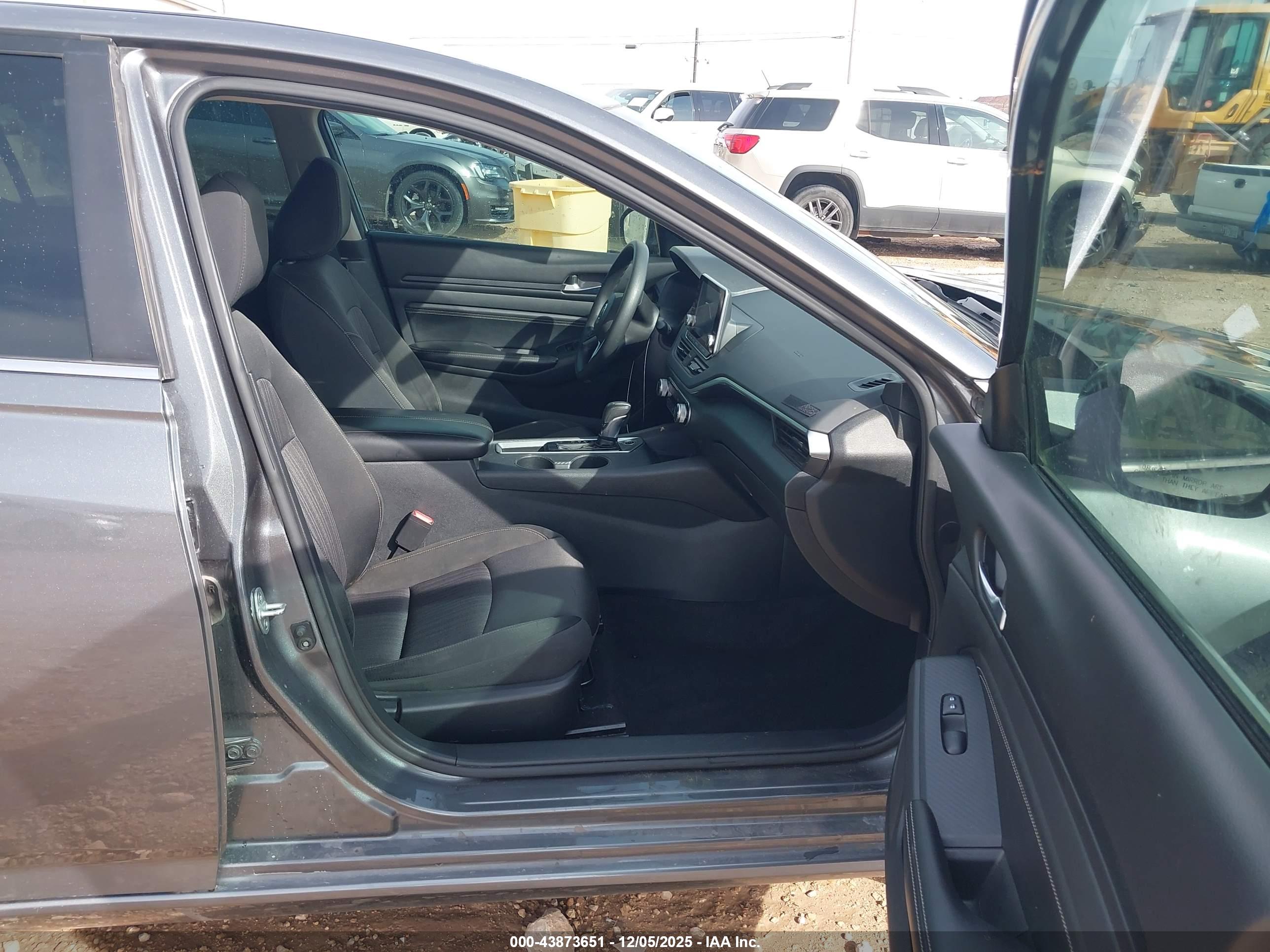NISSAN ALTIMA image 5