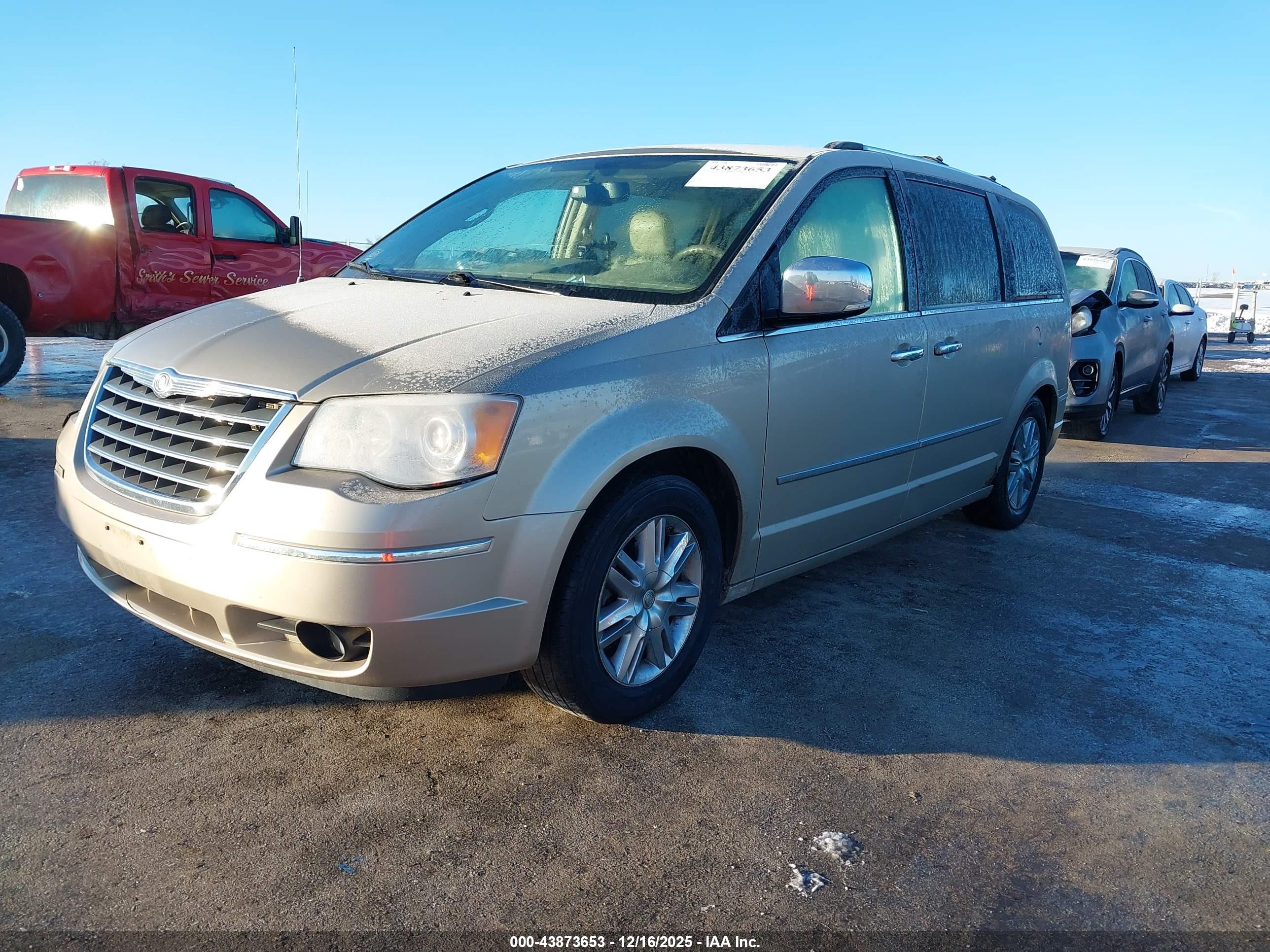 CHRYSLER TOWN image 2