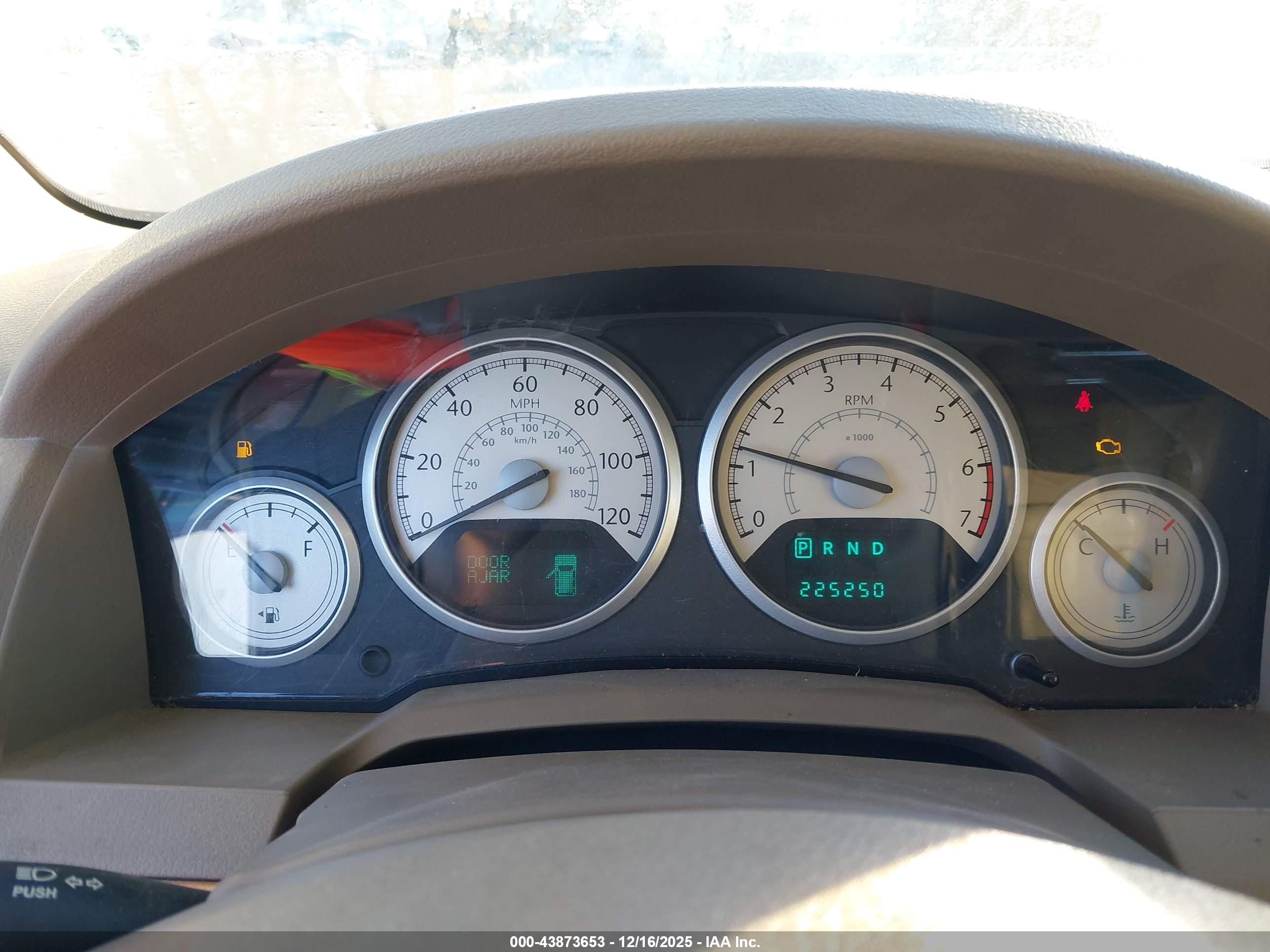 CHRYSLER TOWN image 7