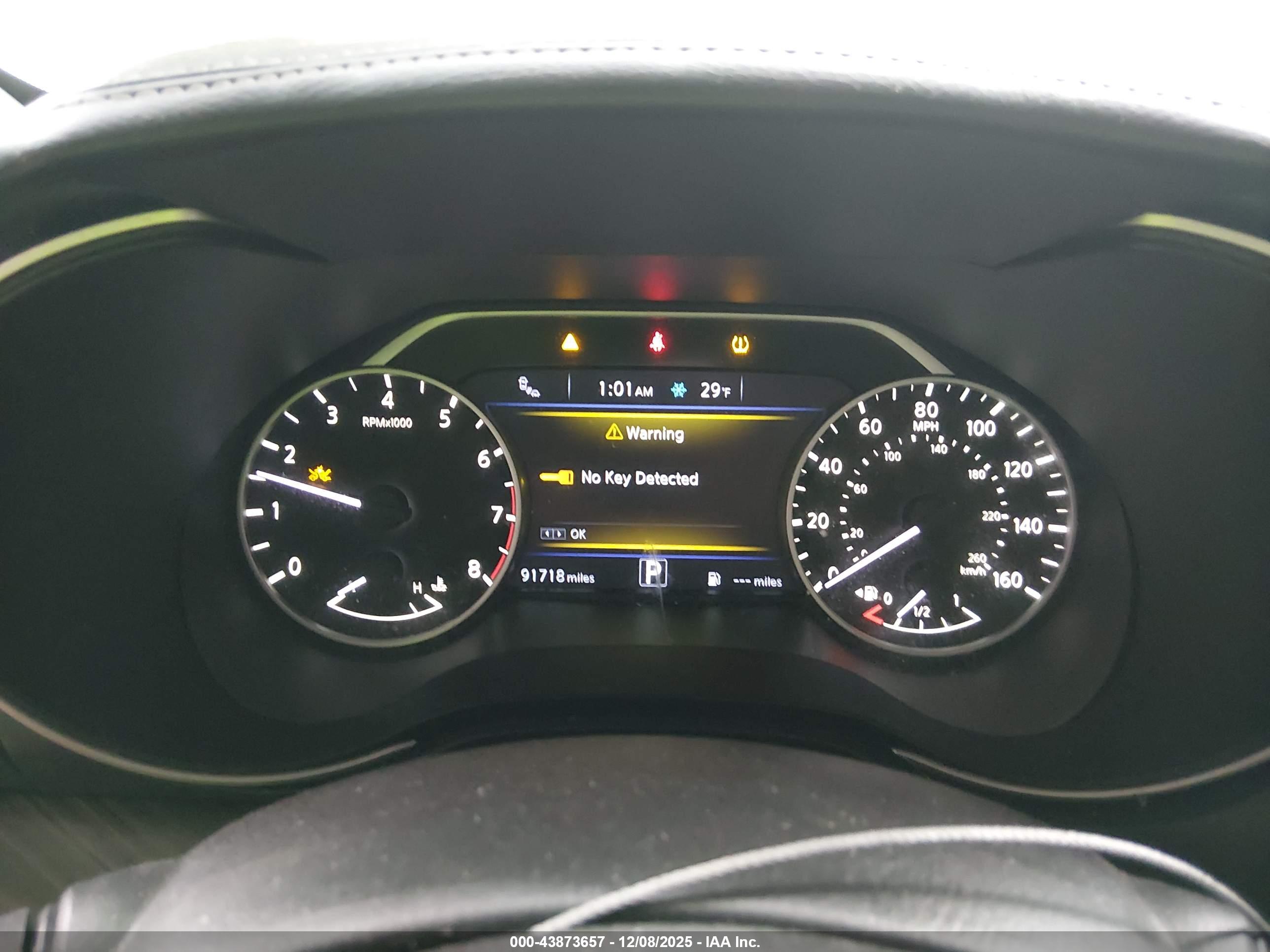 NISSAN MAXIMA image 7