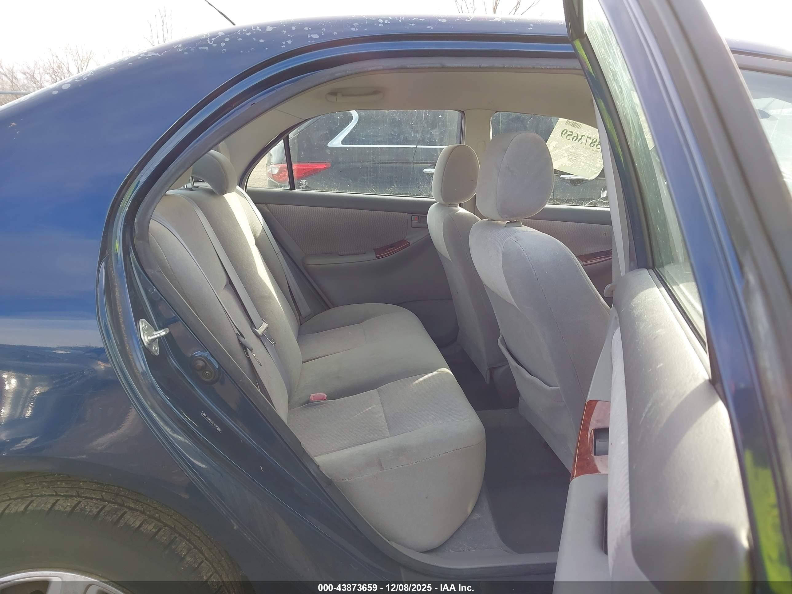 TOYOTA COROLLA image 8
