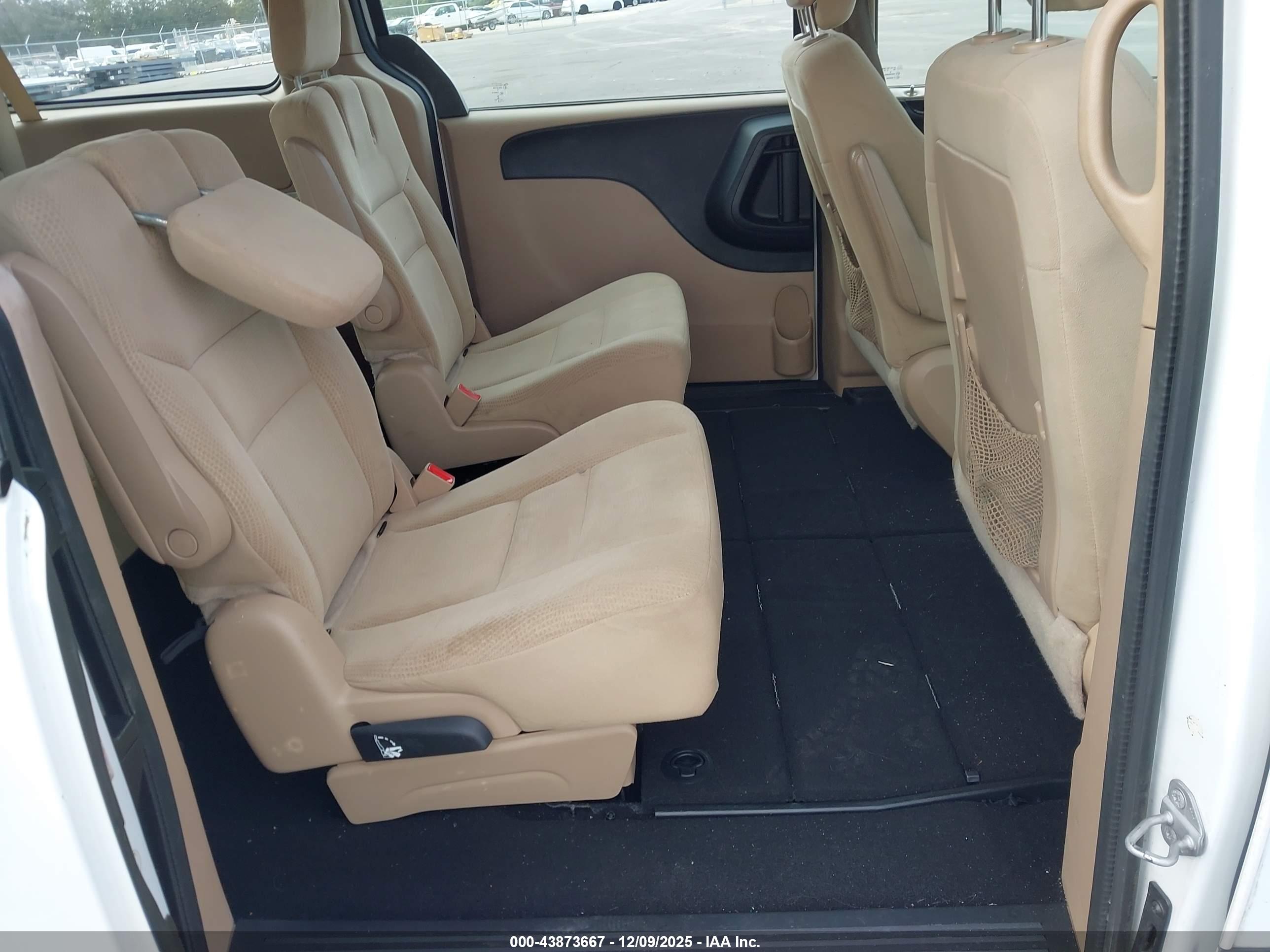 DODGE GRAND image 8