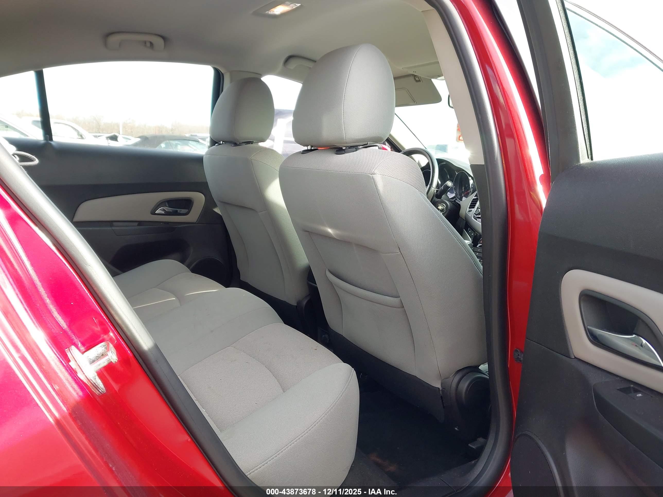 CHEVROLET CRUZE image 8