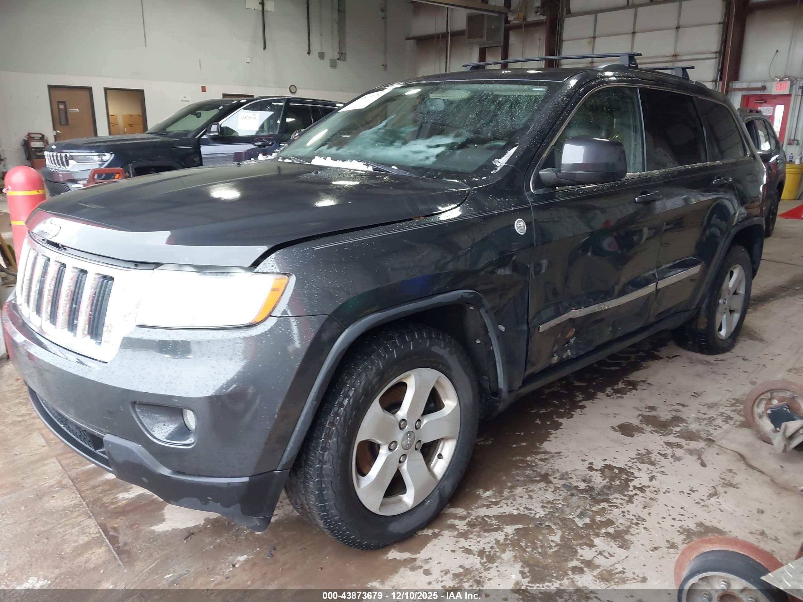 JEEP GRAND image 2