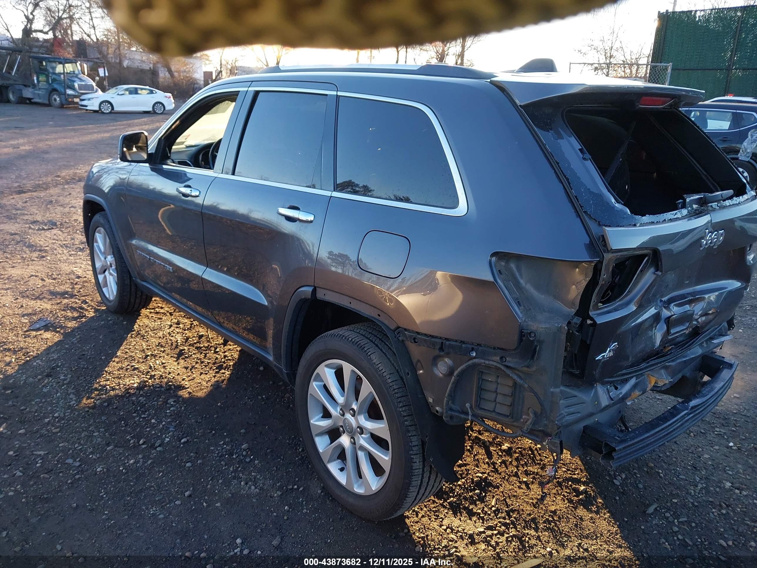JEEP GRAND image 3