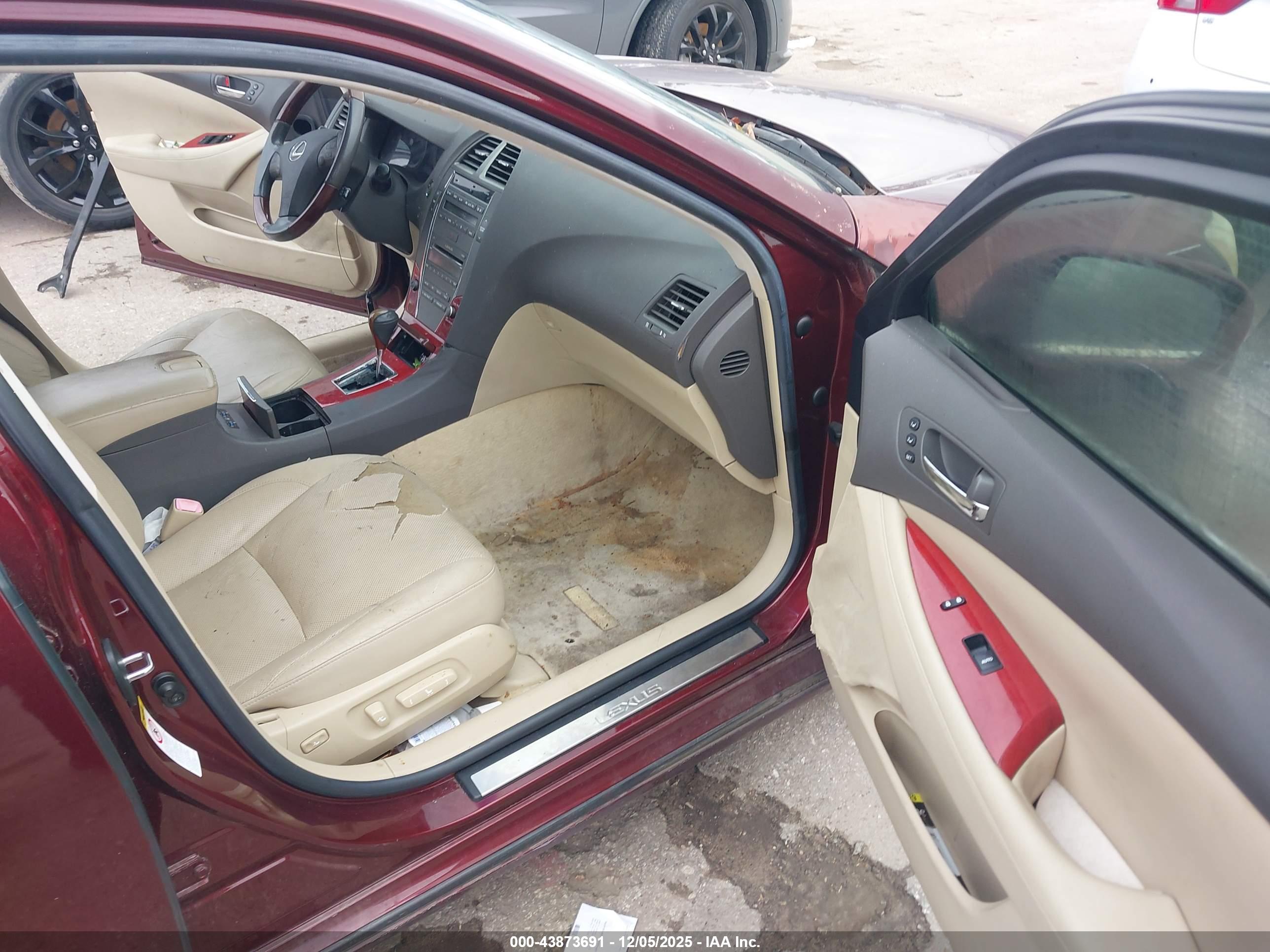 LEXUS ES image 5