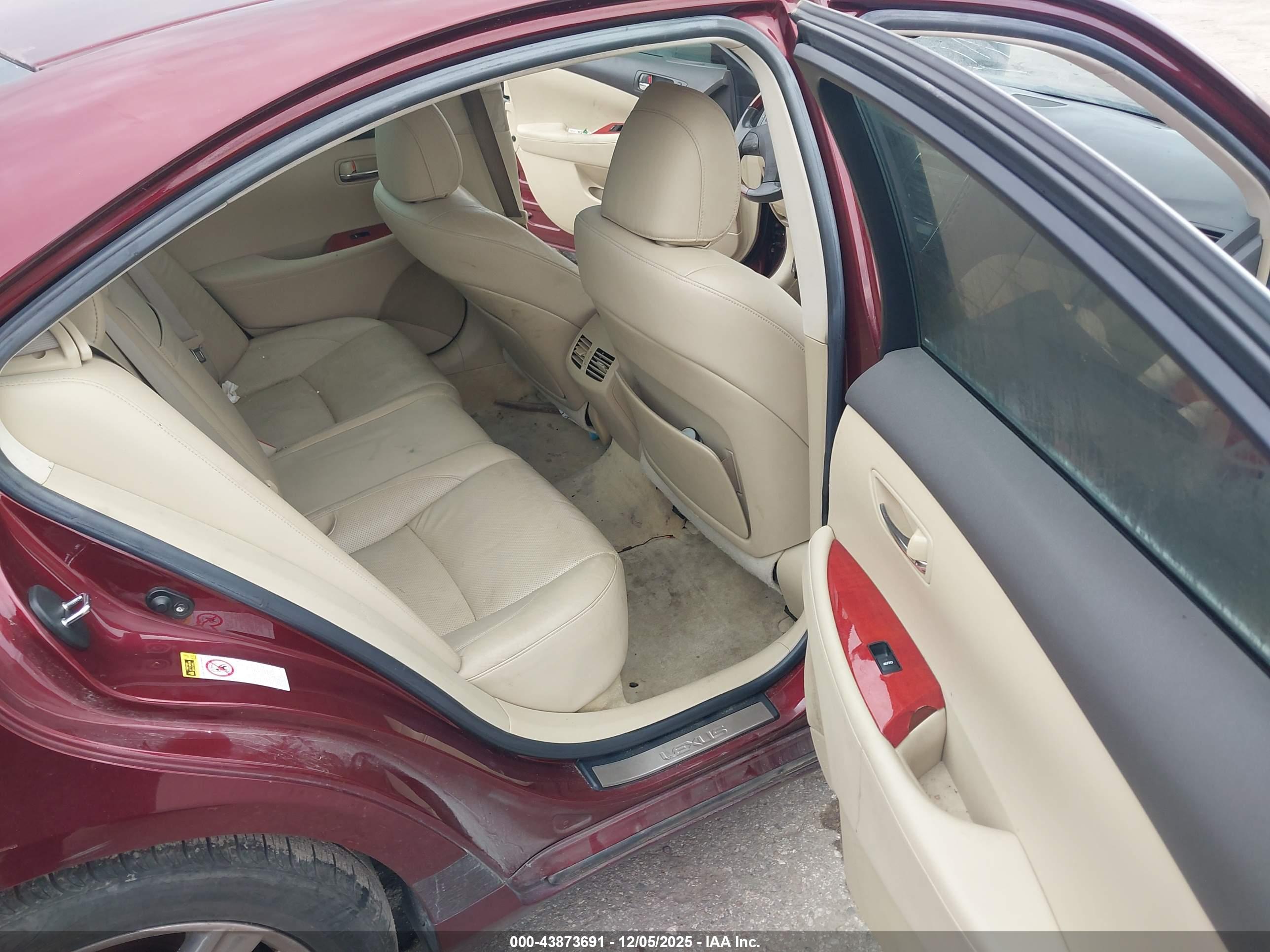 LEXUS ES image 8