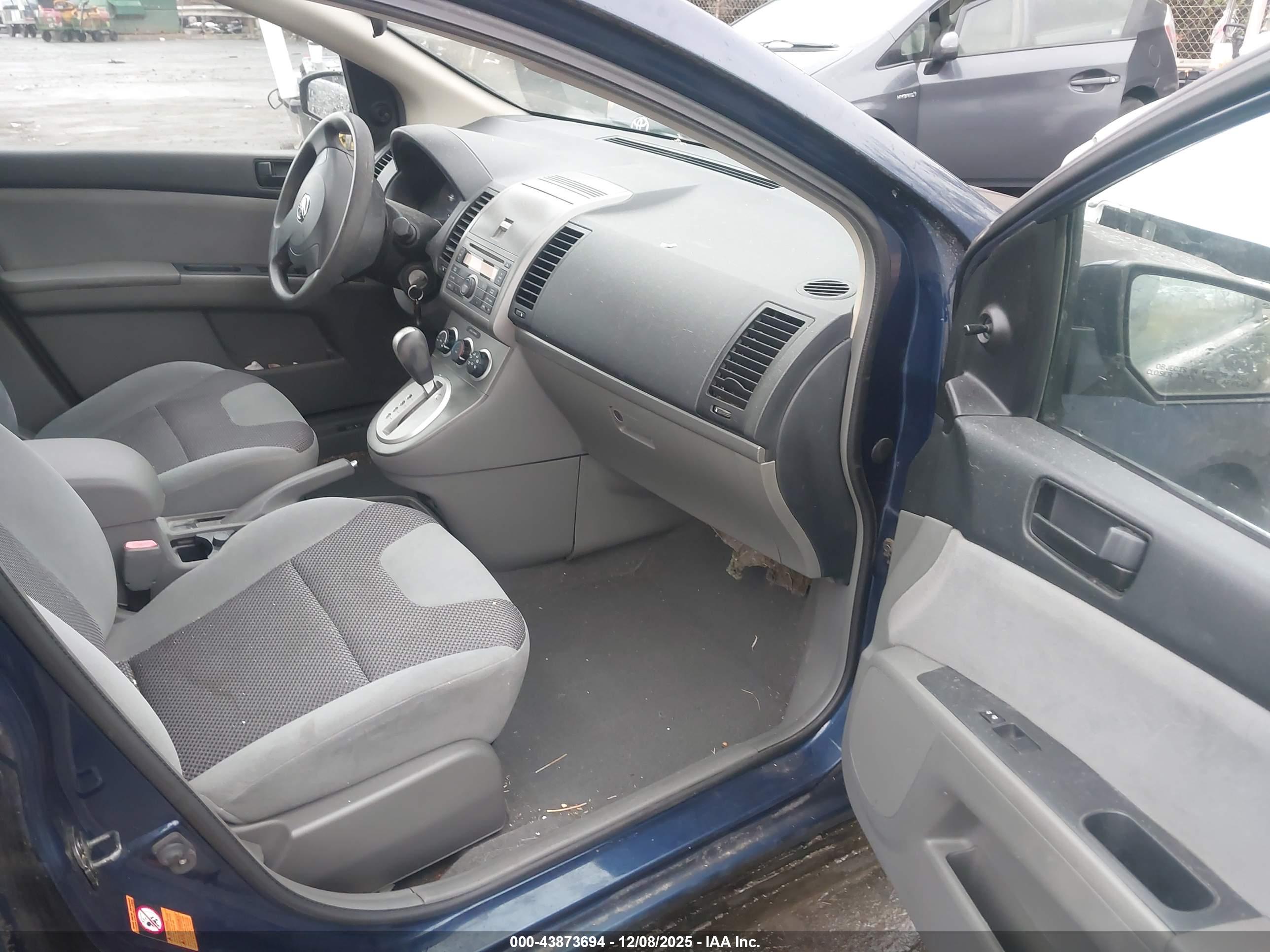 NISSAN SENTRA image 5
