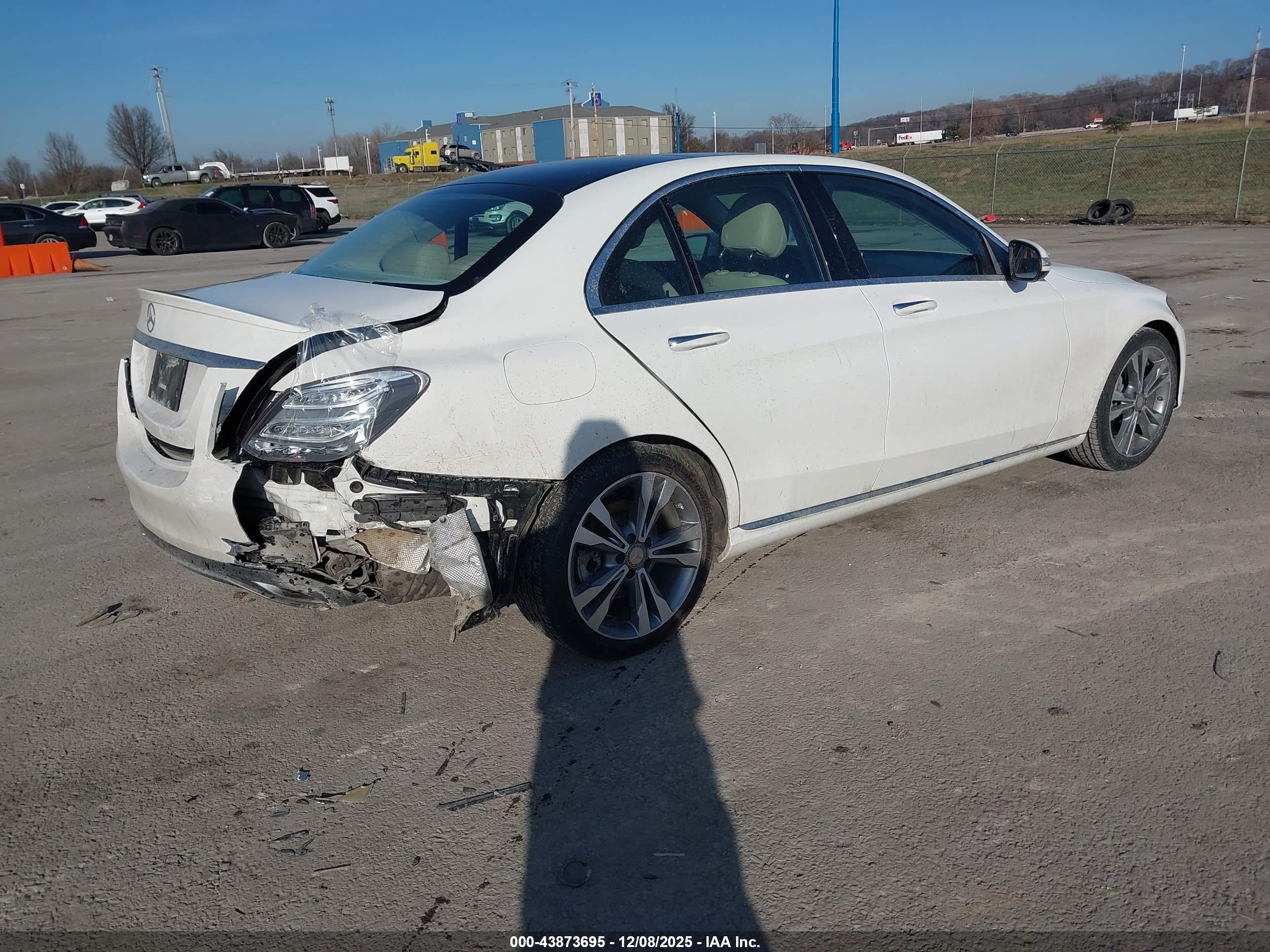 MERCEDES-BENZ C image 4