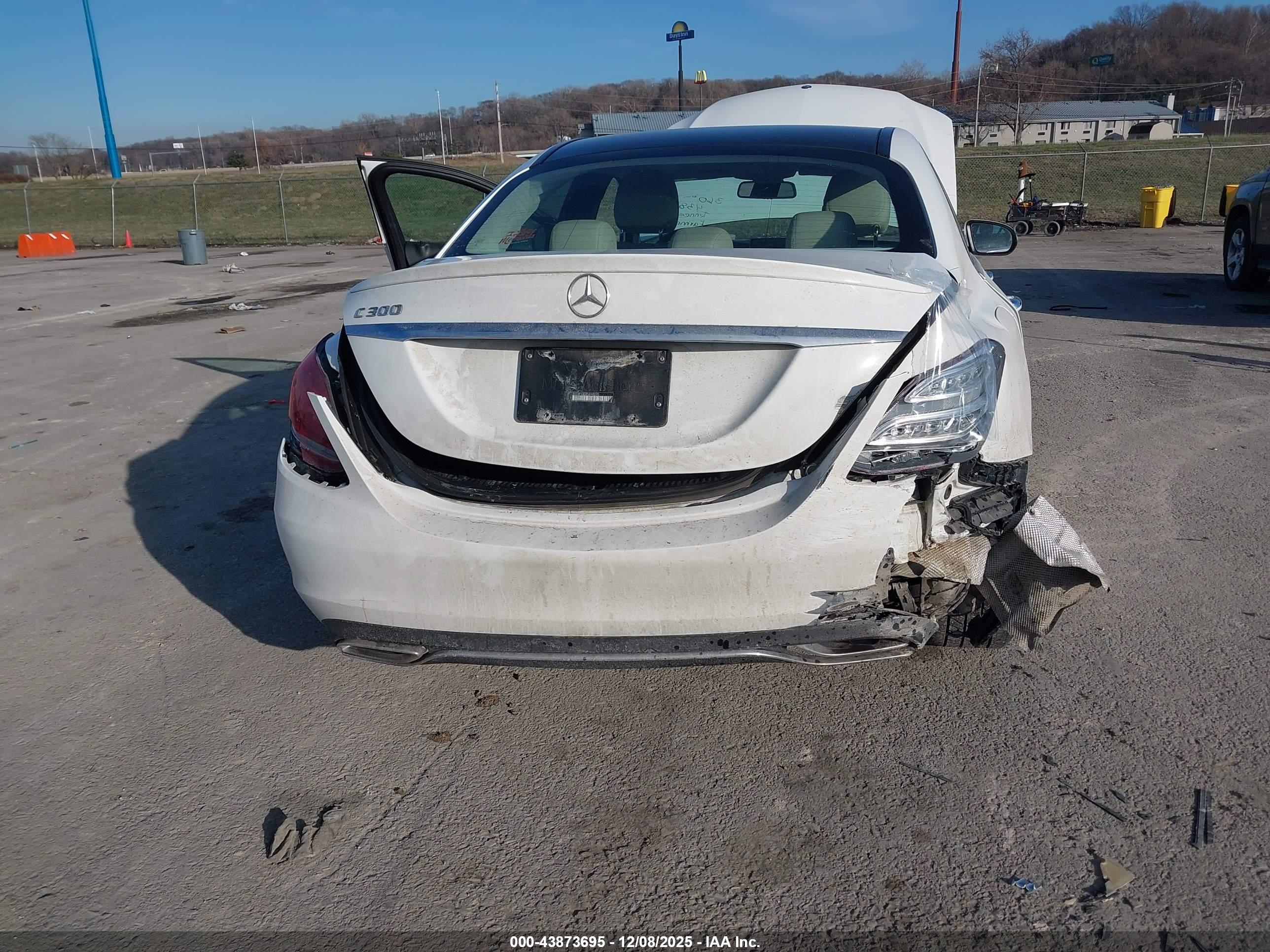 MERCEDES-BENZ C image 6