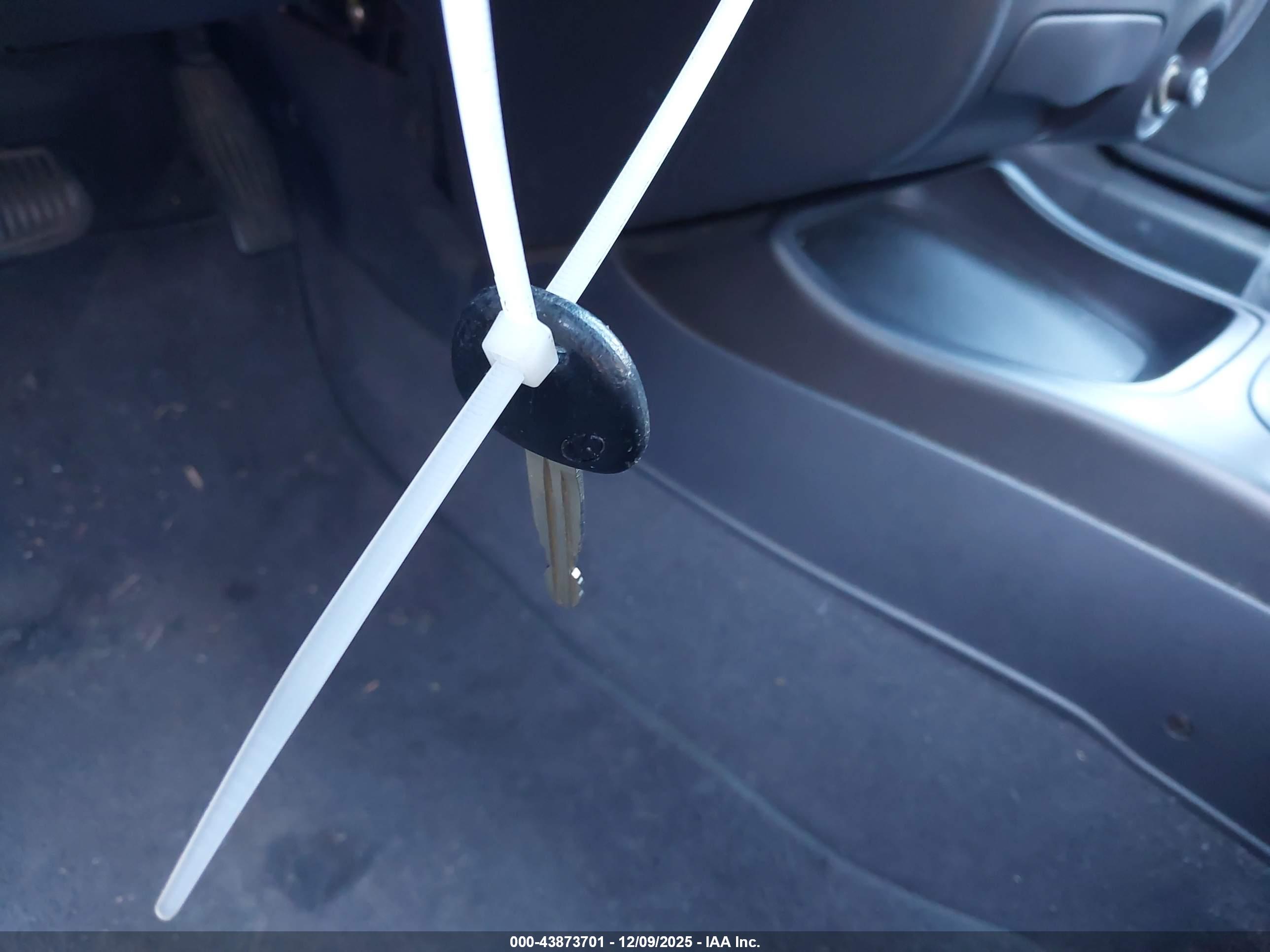 HYUNDAI ELANTRA image 11