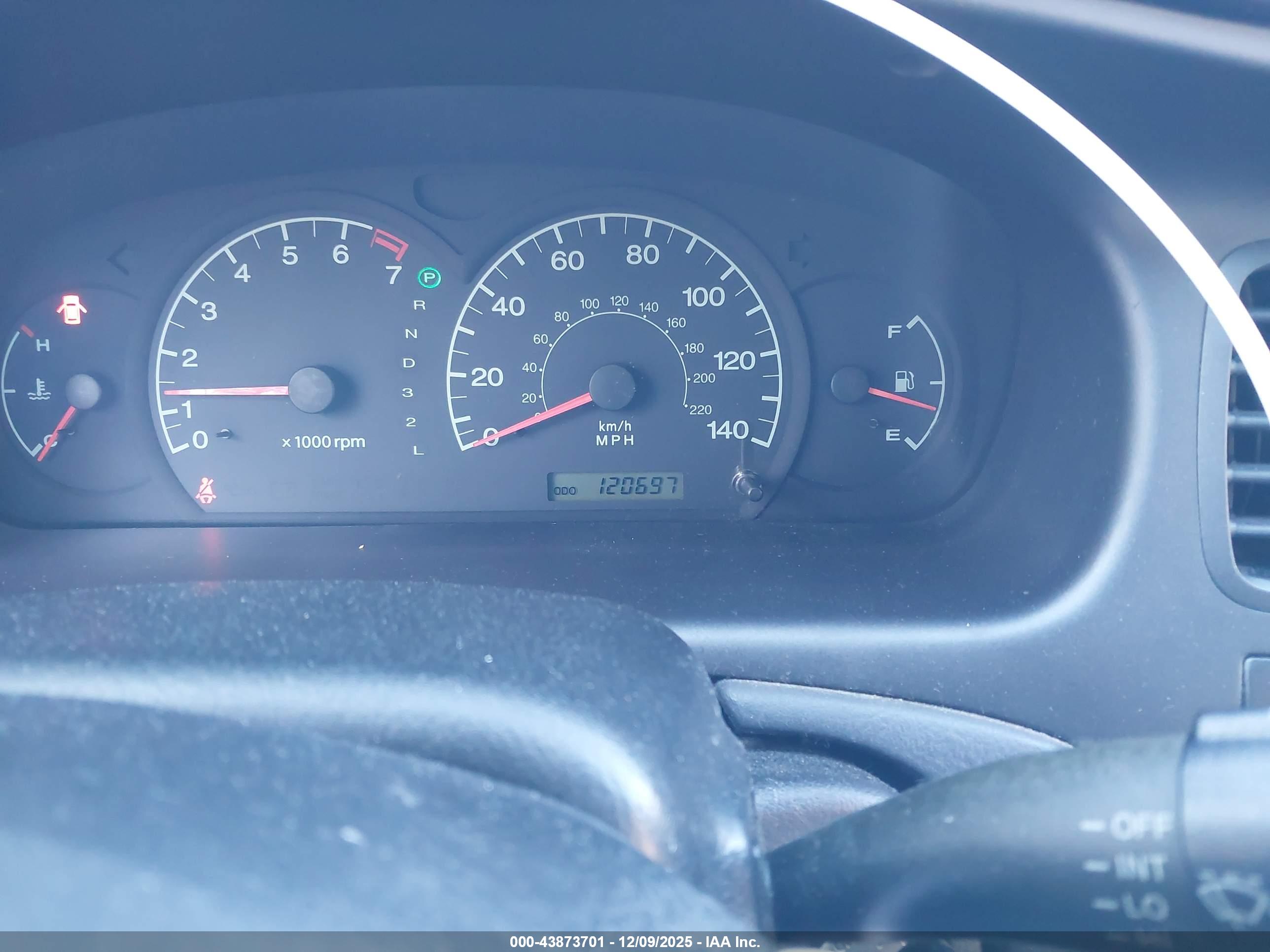 HYUNDAI ELANTRA image 7