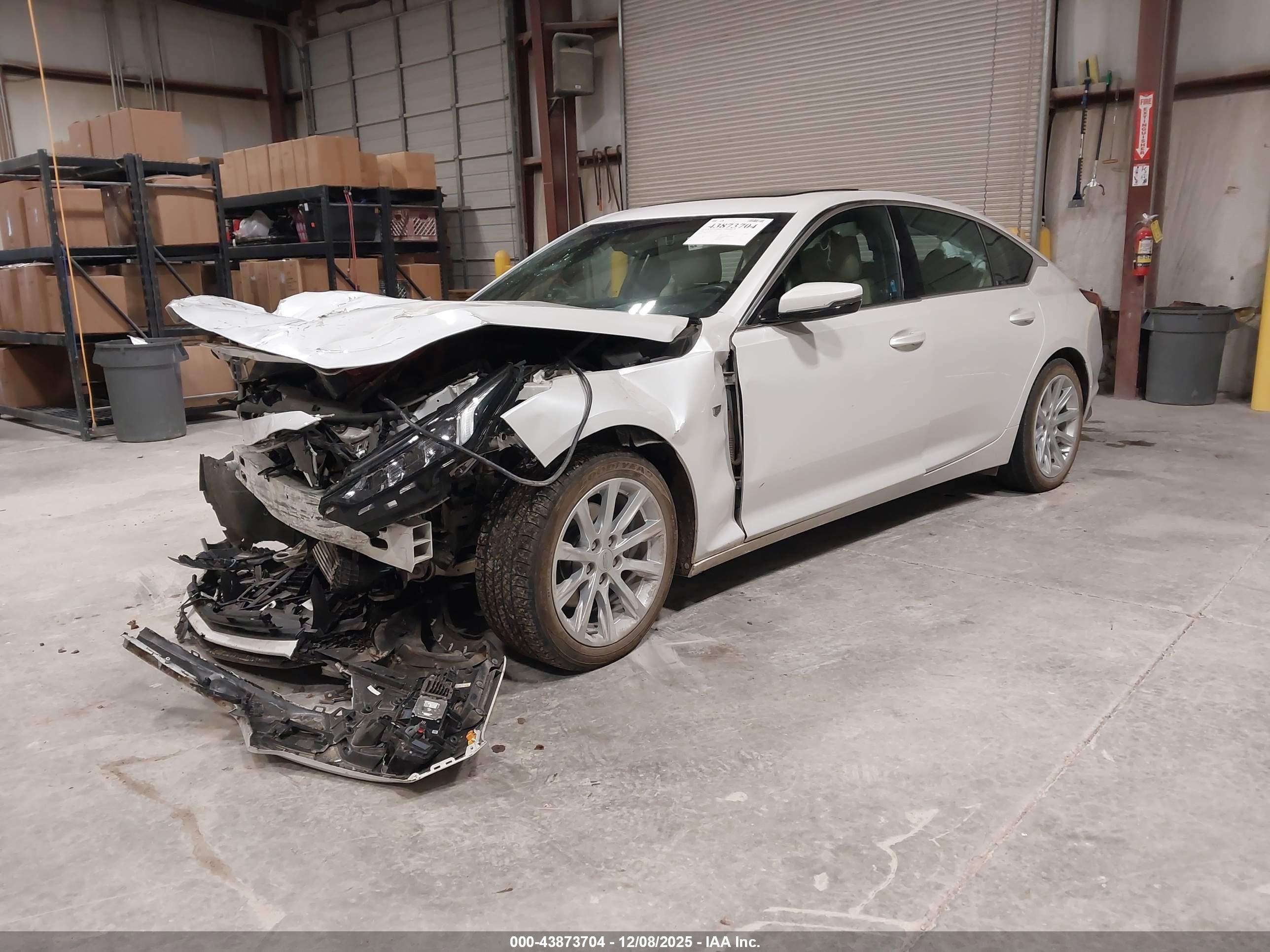 CADILLAC CT5 image 2