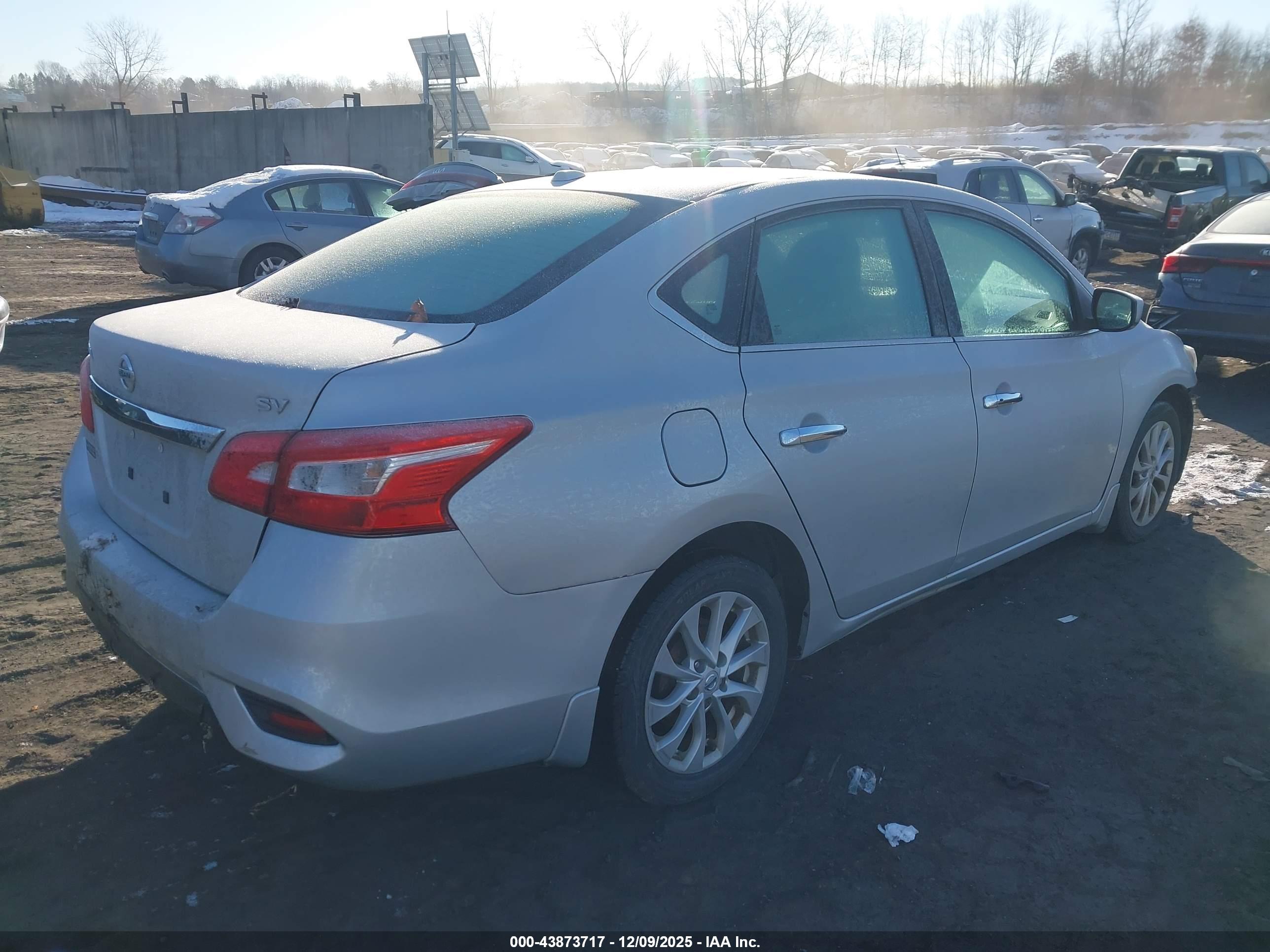 NISSAN SENTRA image 4