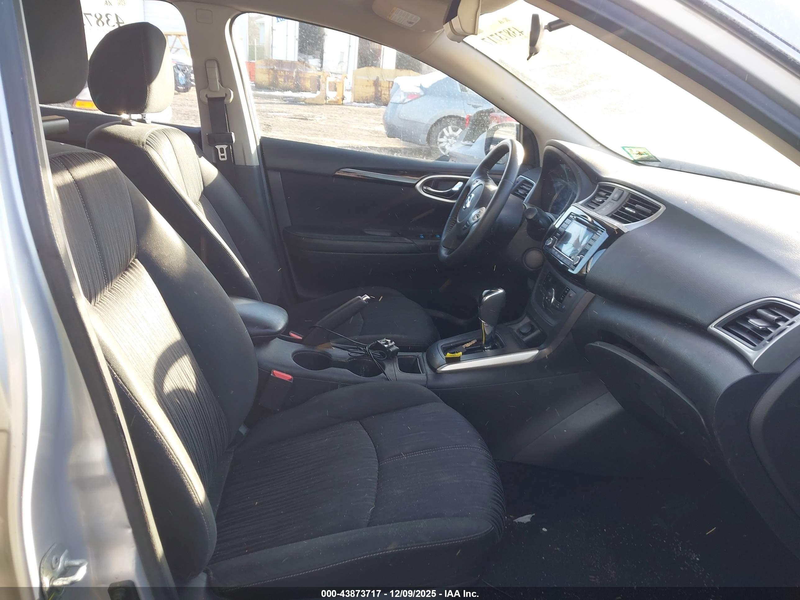 NISSAN SENTRA image 5