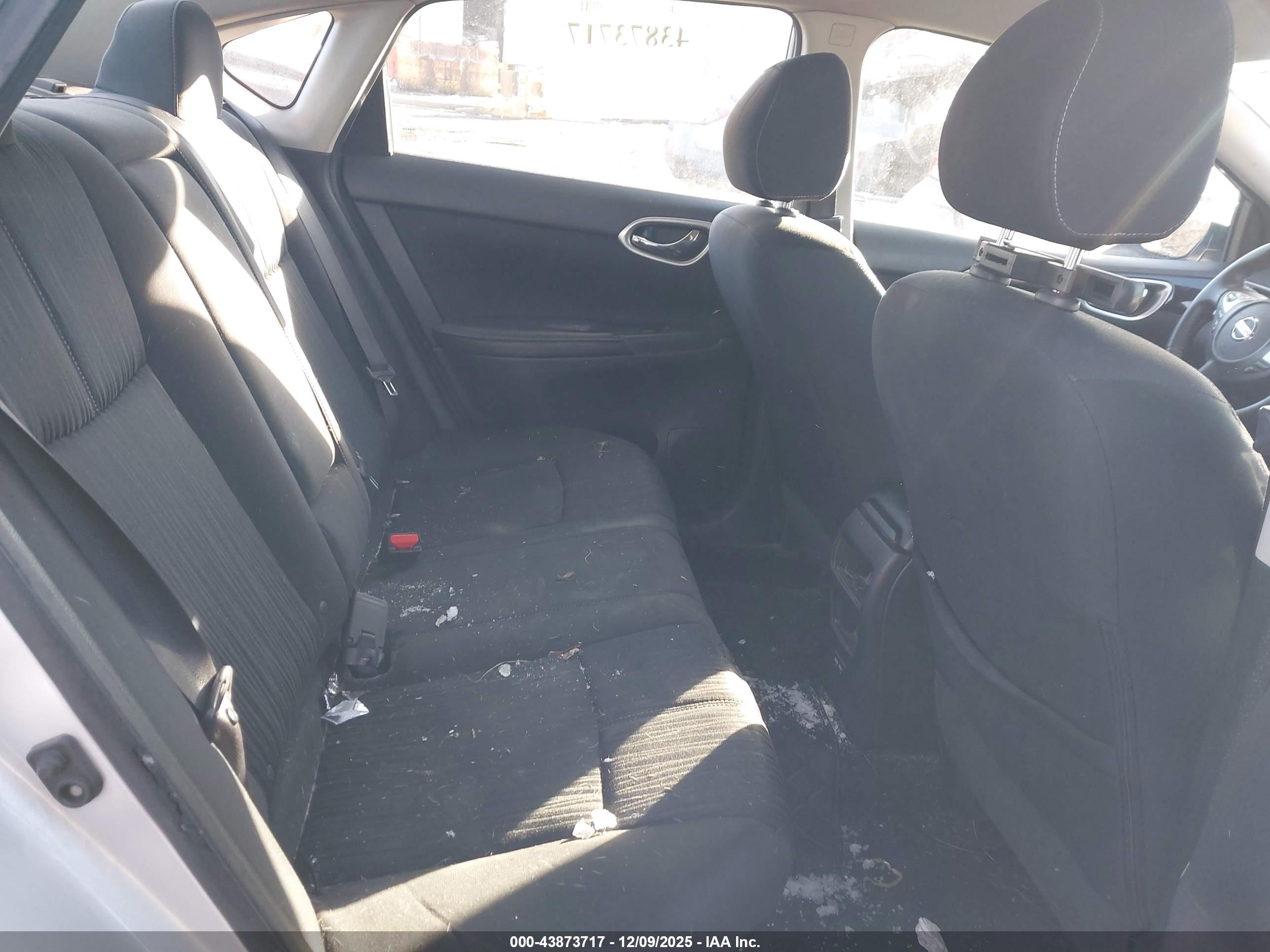 NISSAN SENTRA image 8
