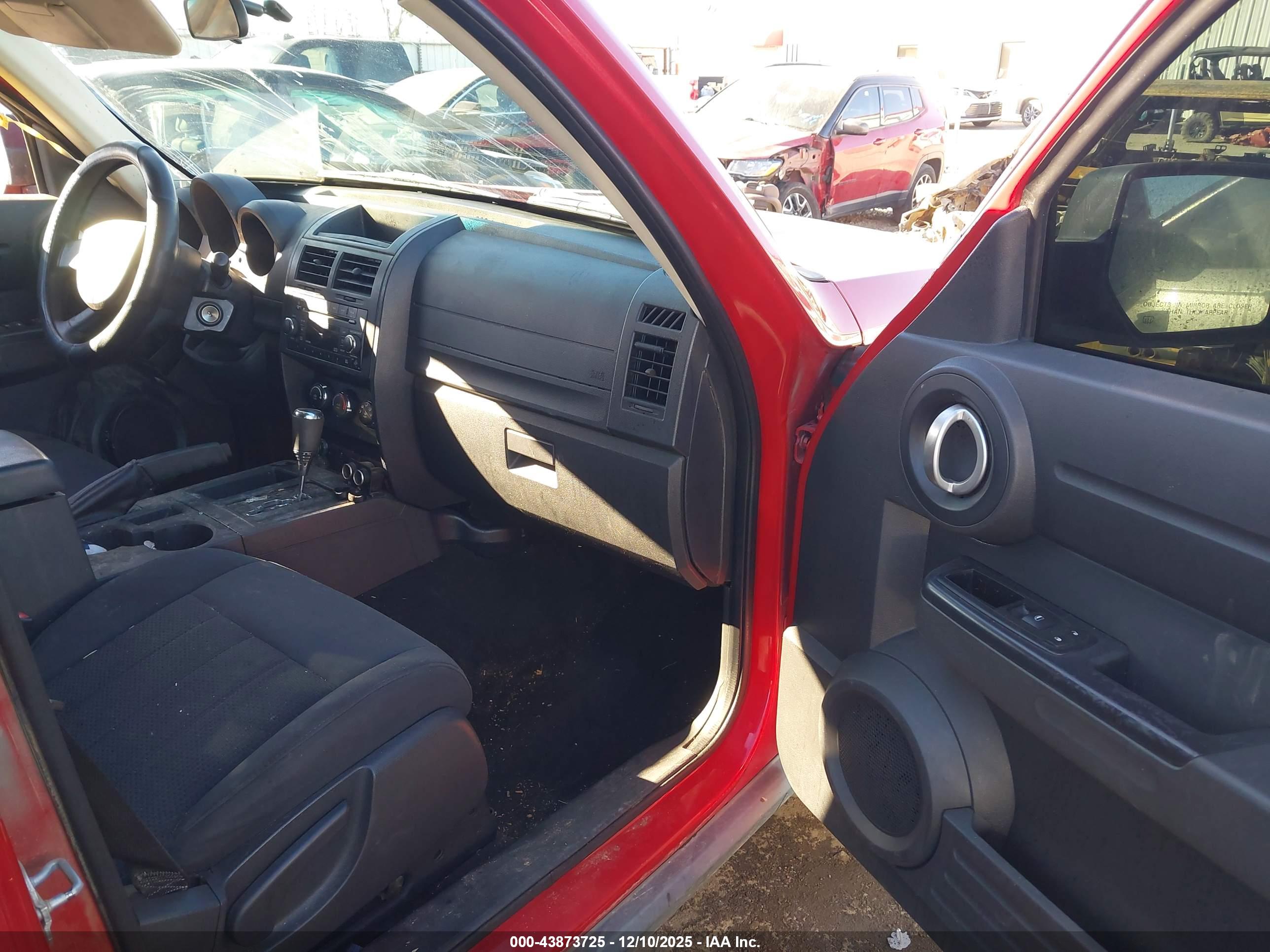 DODGE NITRO image 5