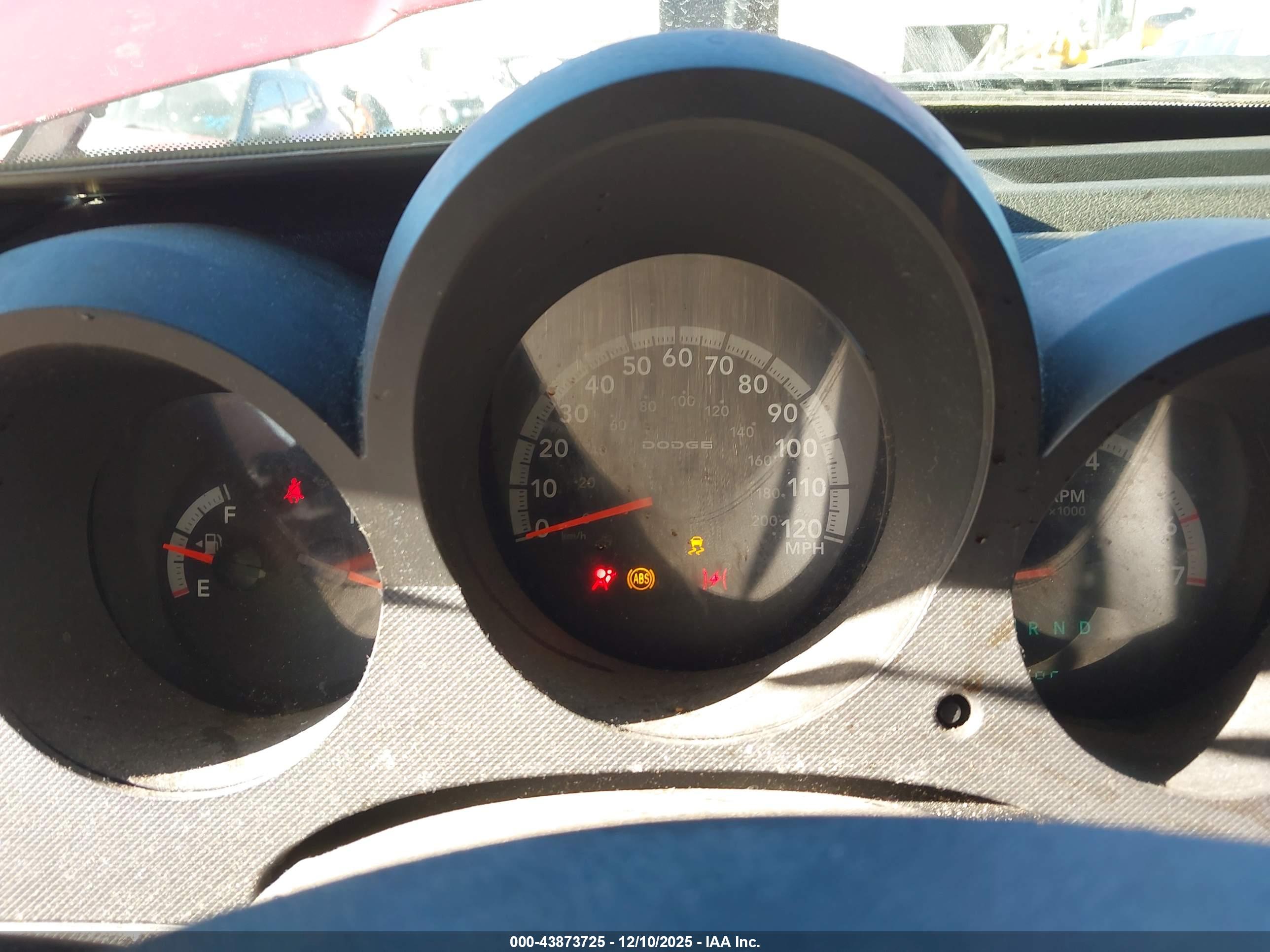 DODGE NITRO image 7