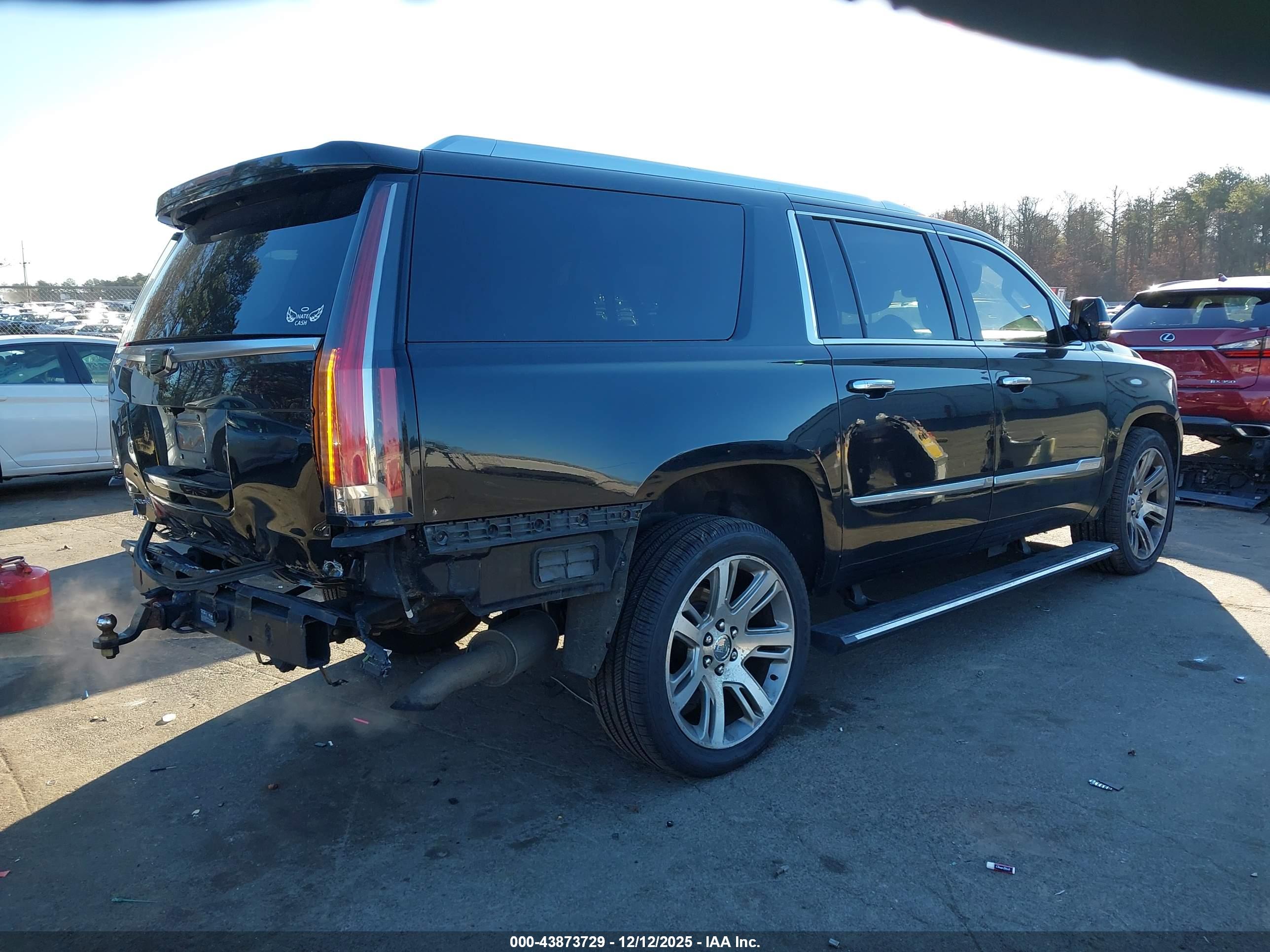 CADILLAC ESCALADE image 4