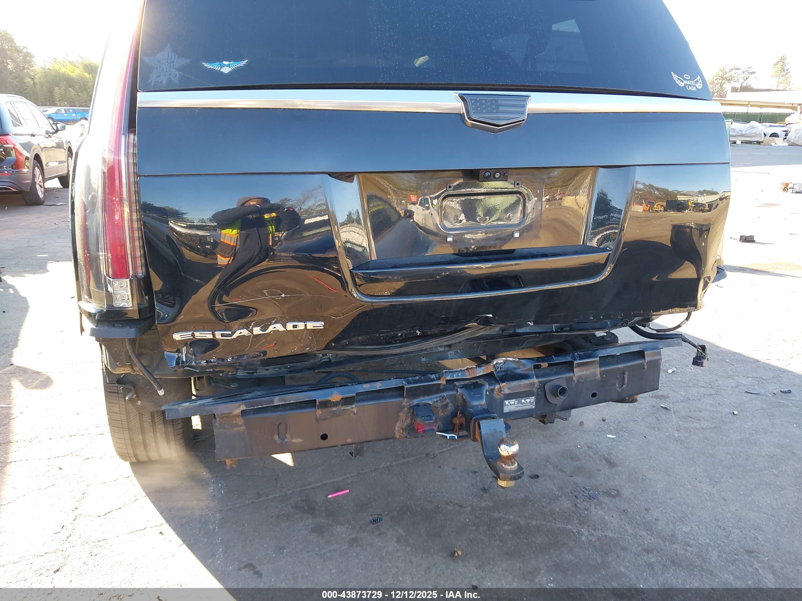 CADILLAC ESCALADE image 6