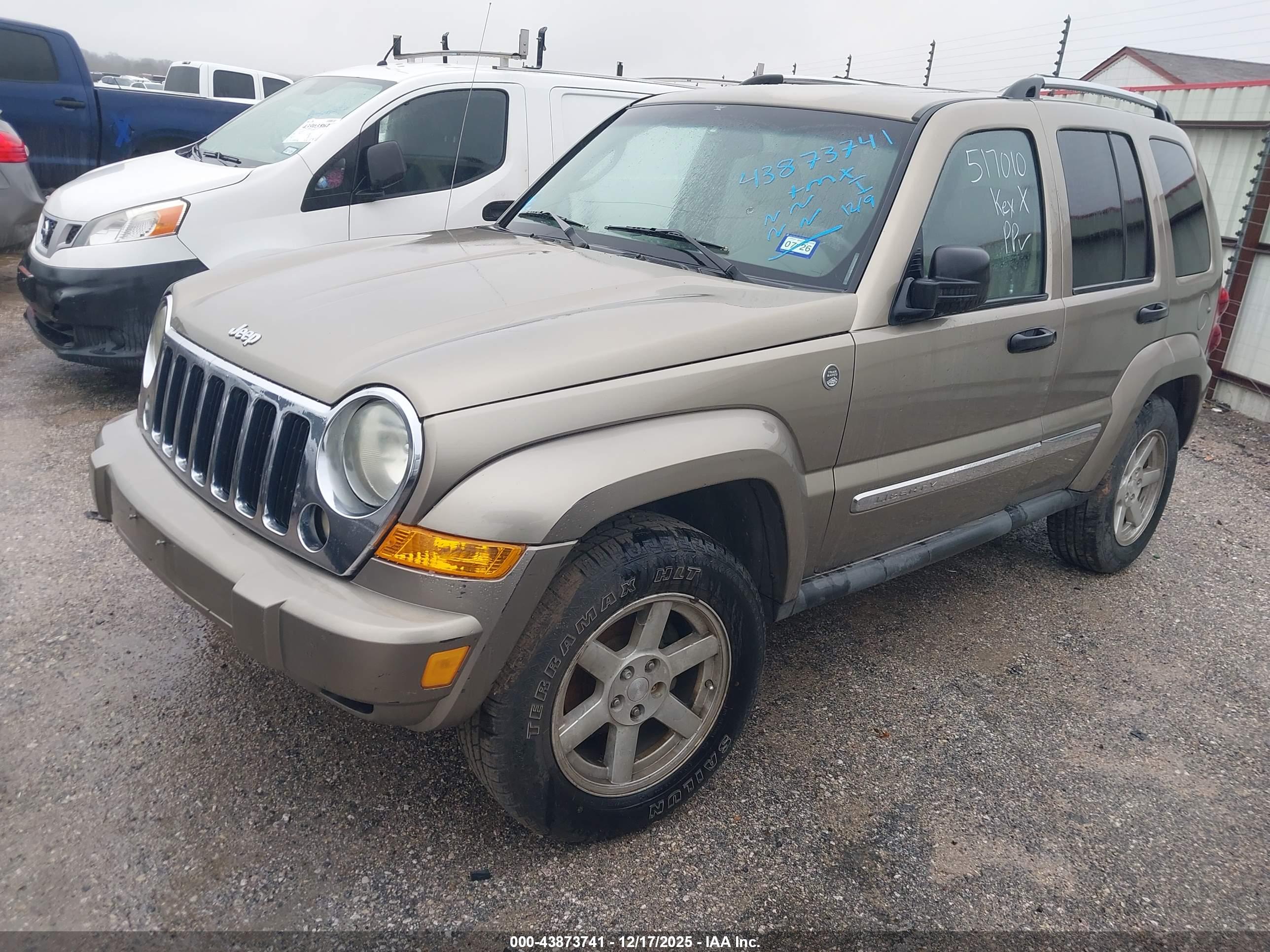 JEEP LIBERTY image 2