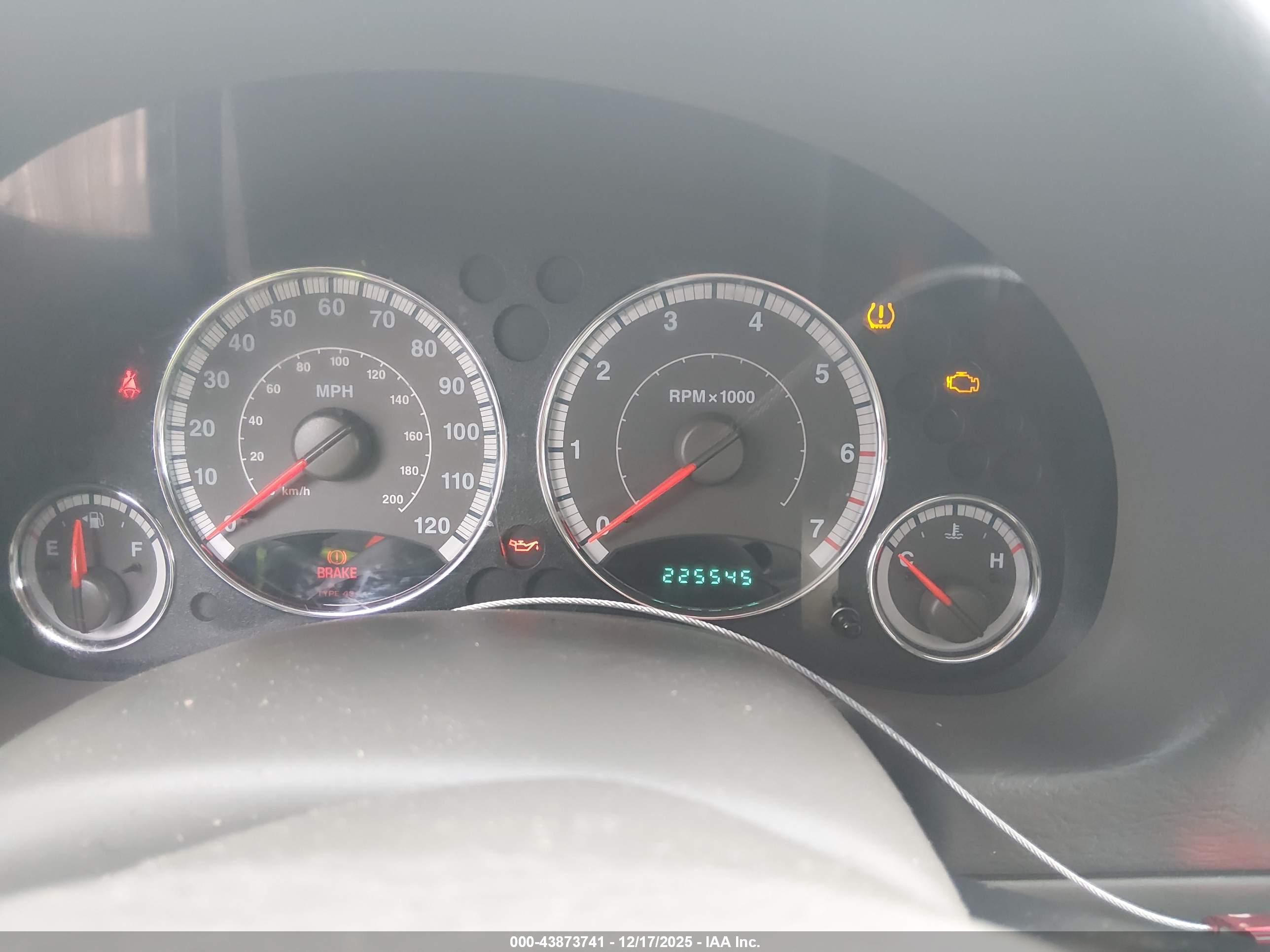 JEEP LIBERTY image 7
