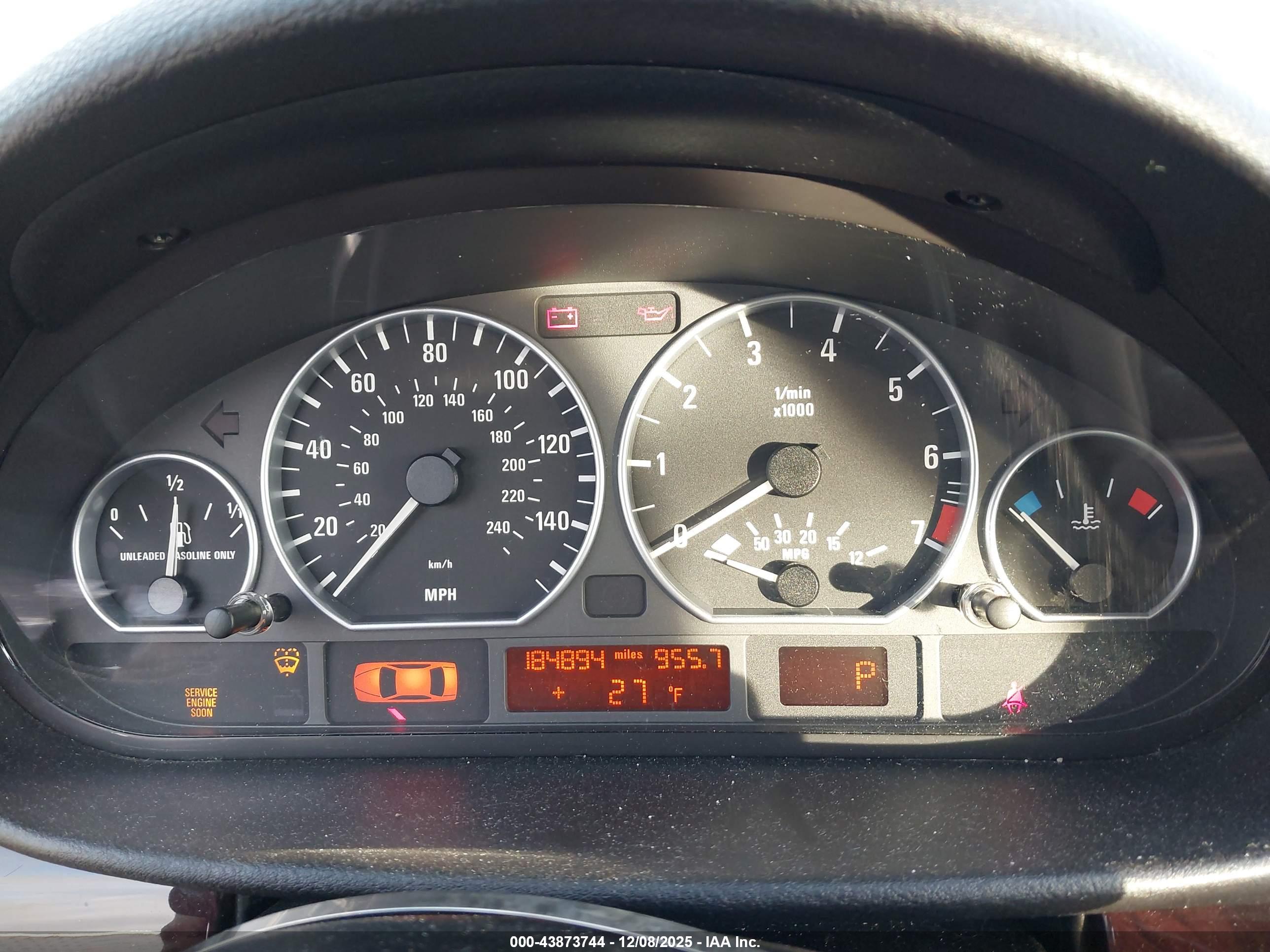 BMW 330XI image 7