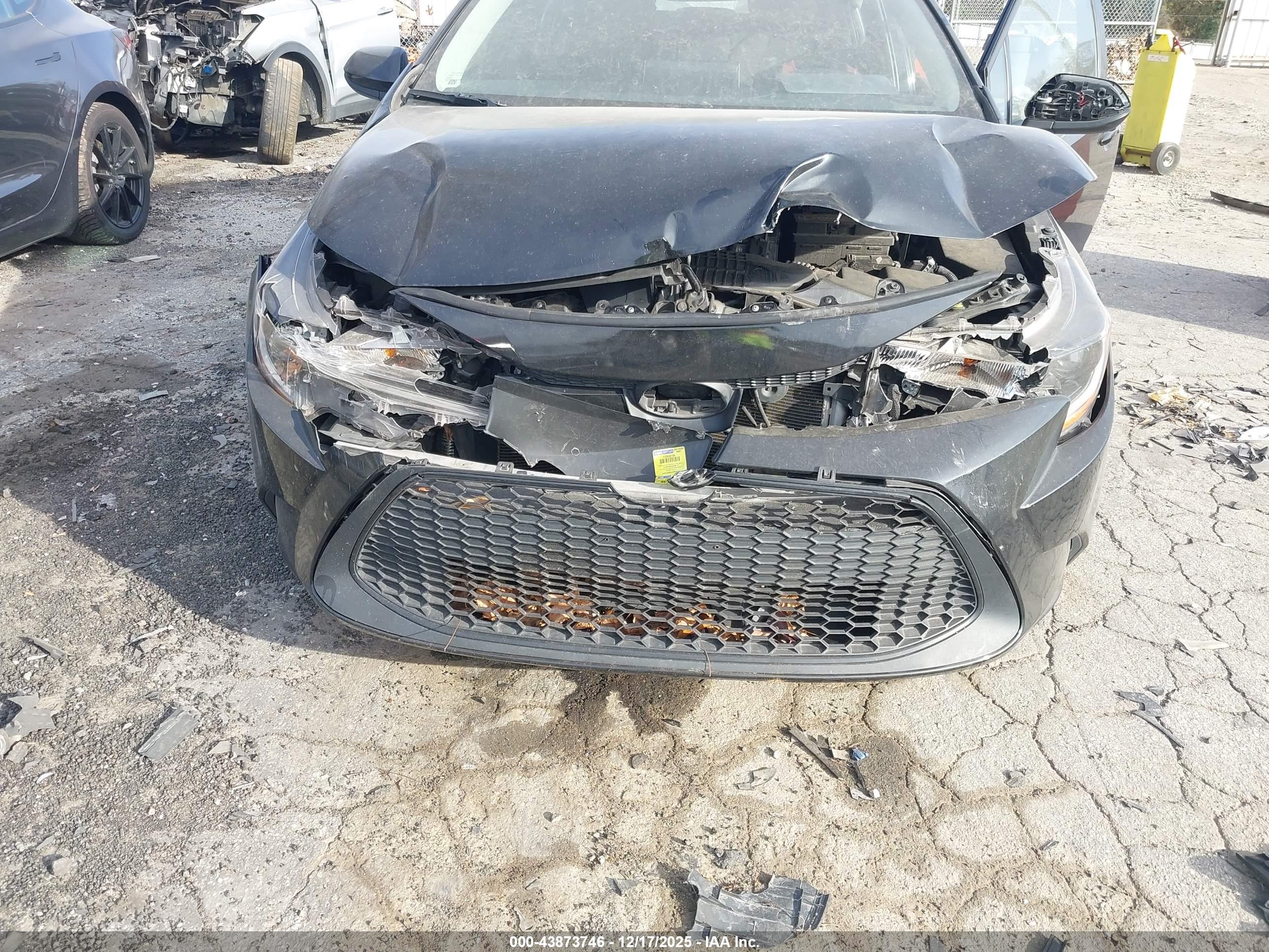 TOYOTA COROLLA image 6
