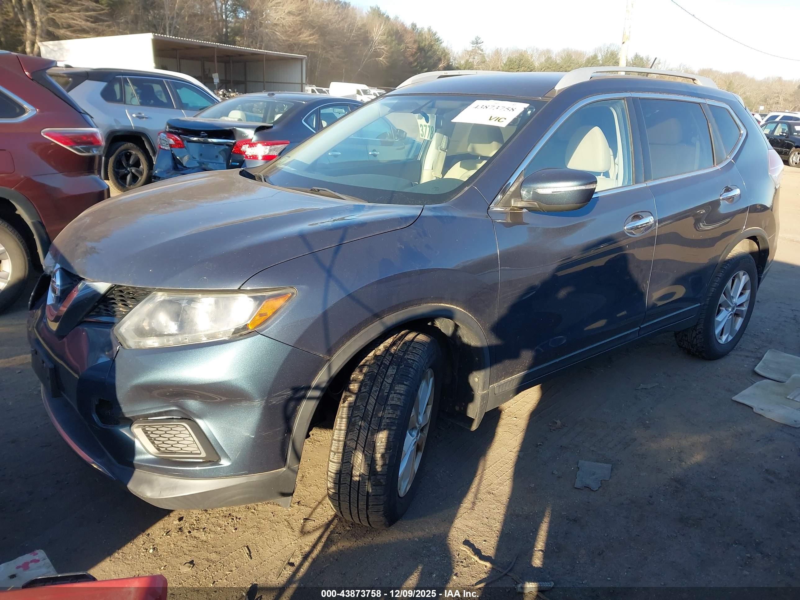NISSAN ROGUE image 2