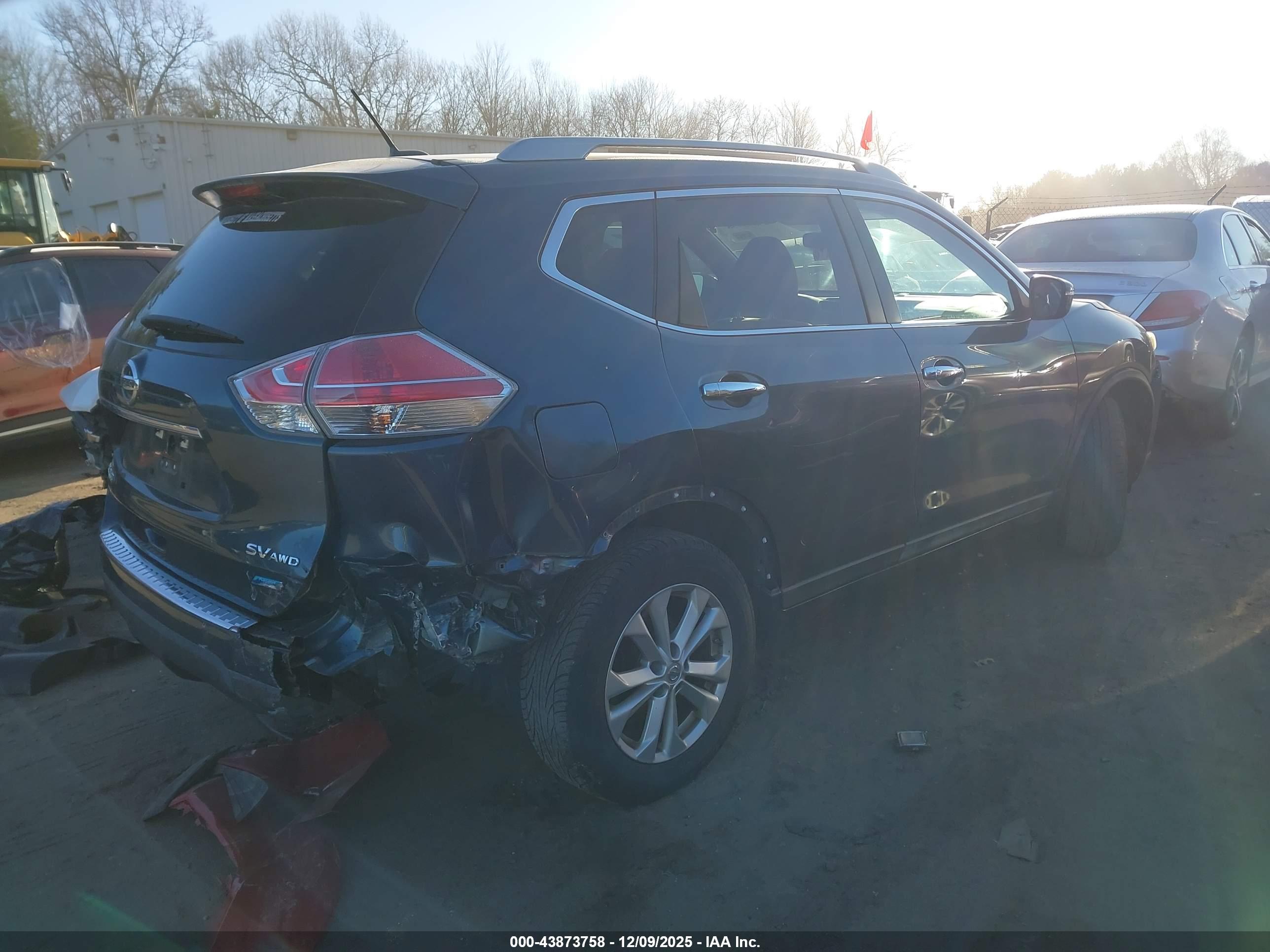 NISSAN ROGUE image 4