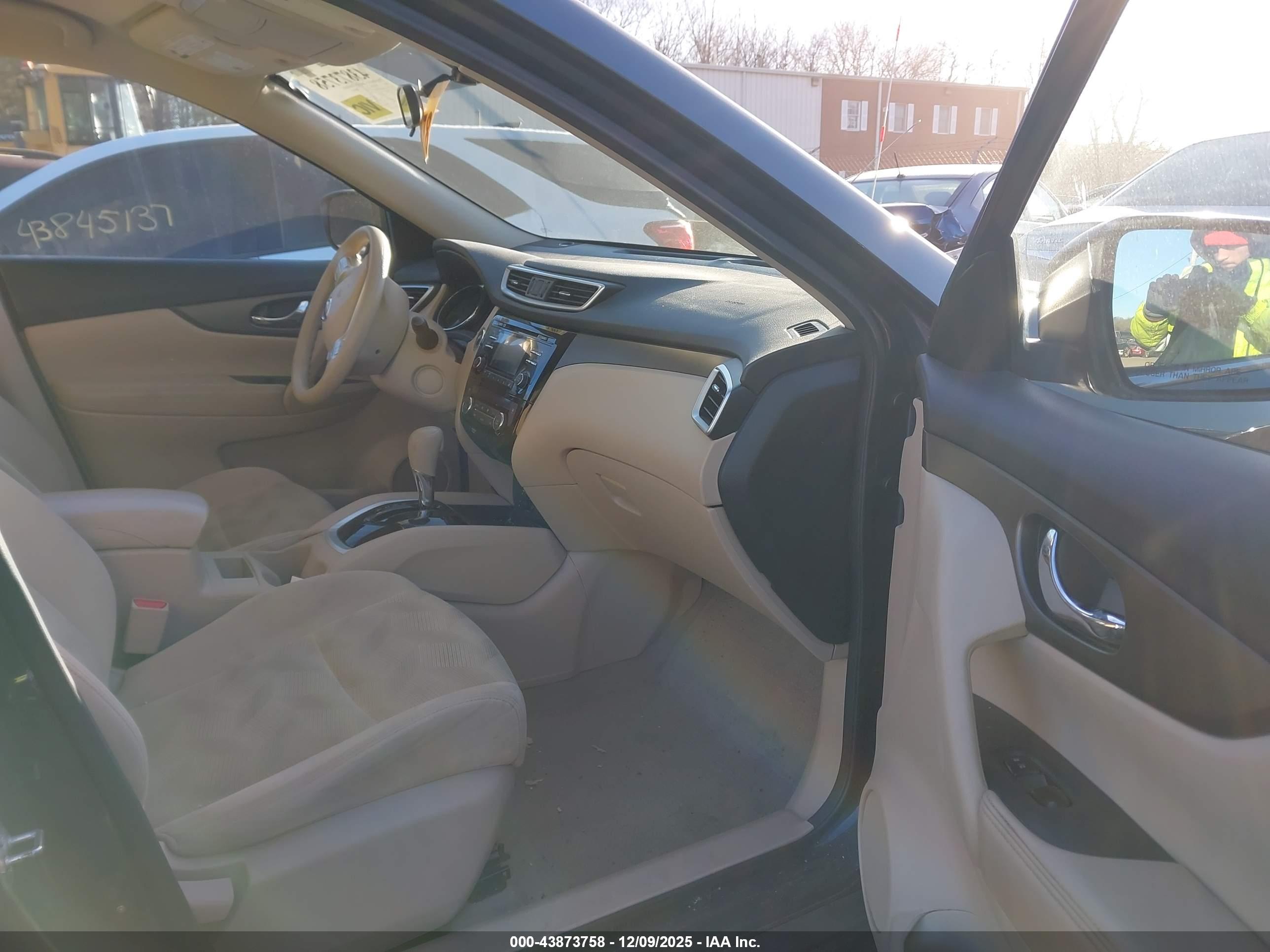 NISSAN ROGUE image 5