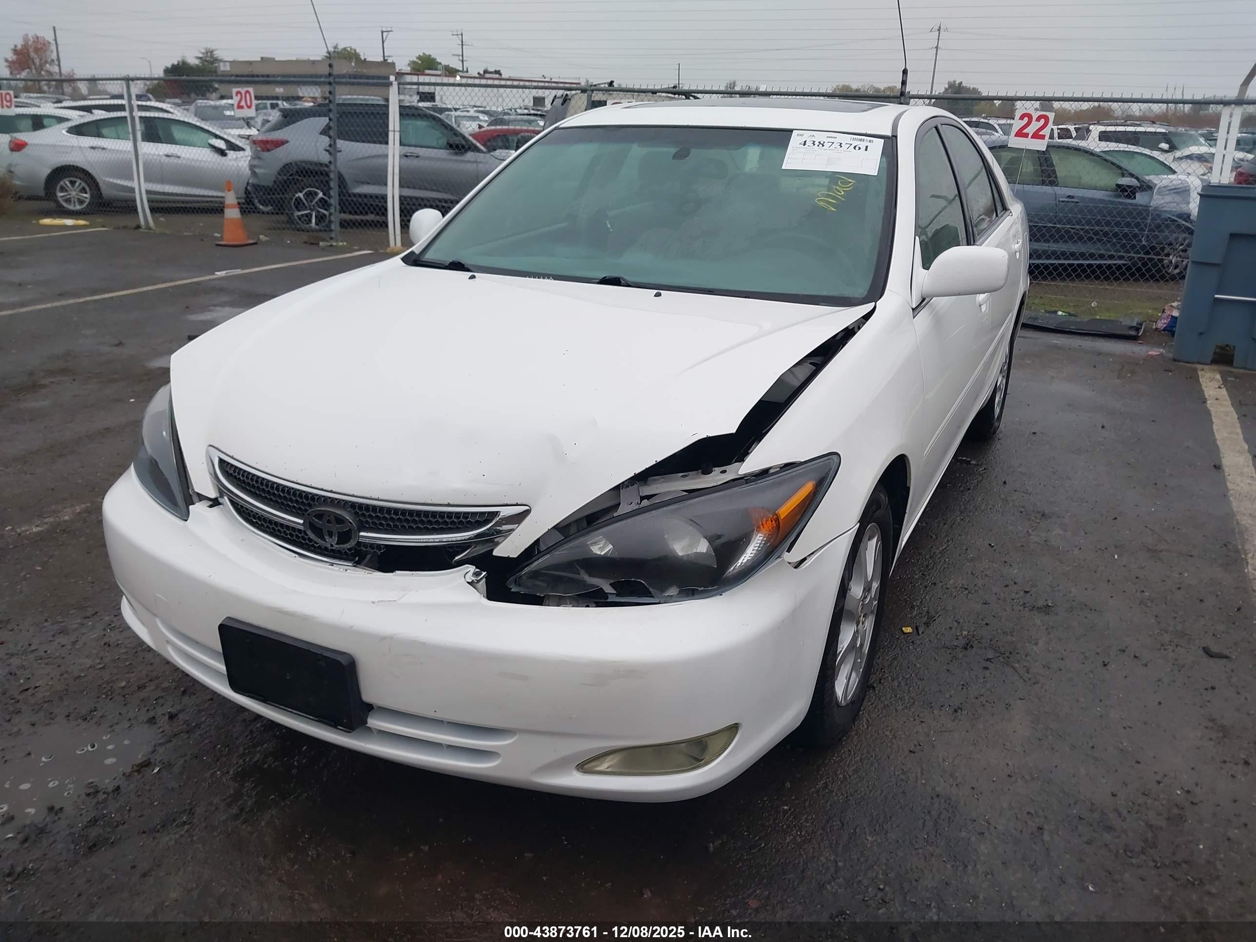 TOYOTA CAMRY image 2