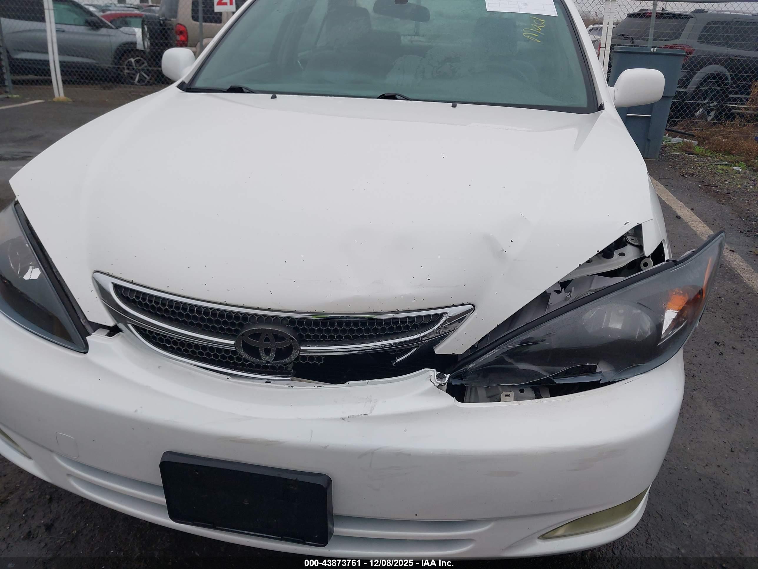 TOYOTA CAMRY image 6