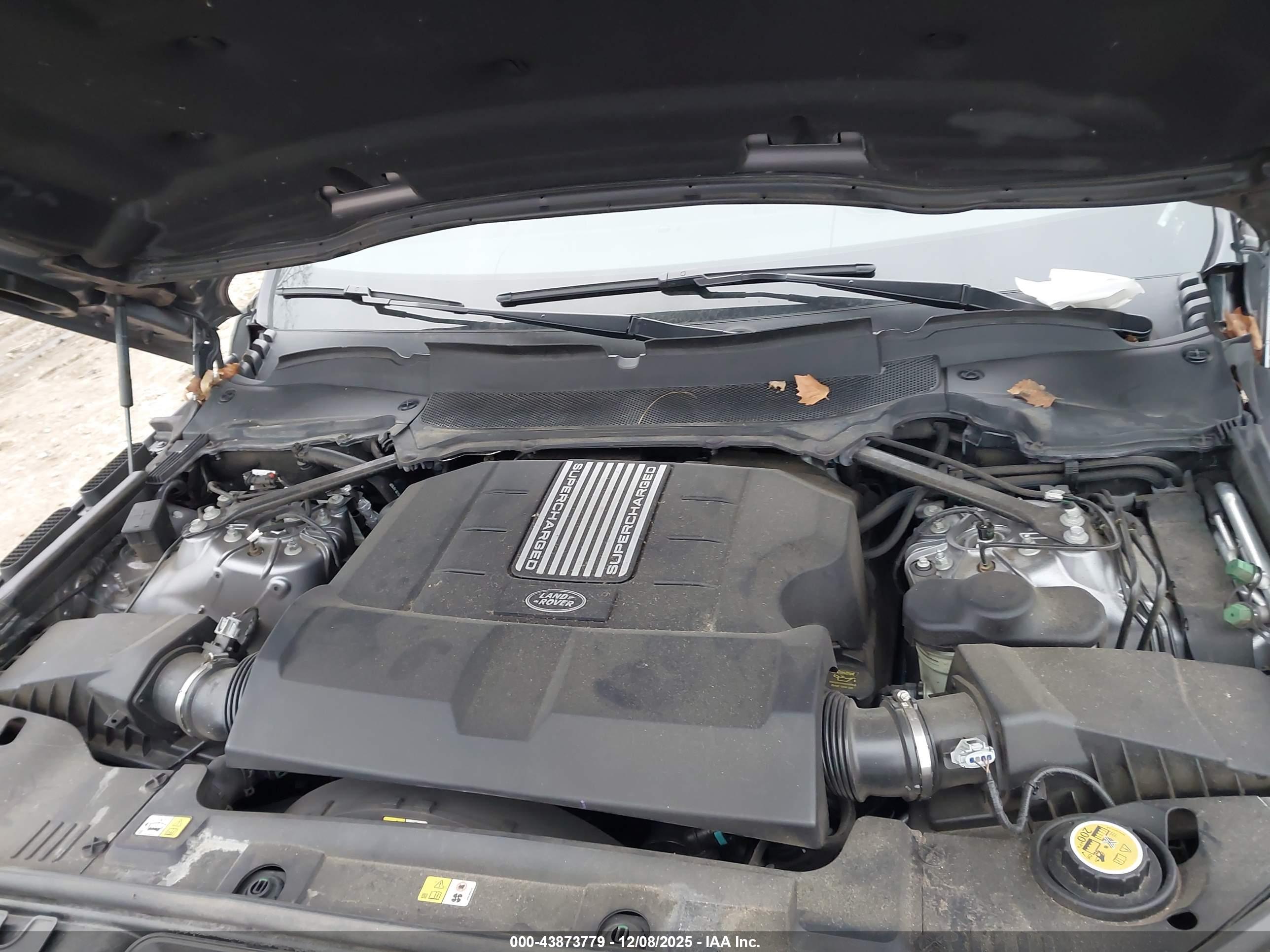 LAND ROVER image 10