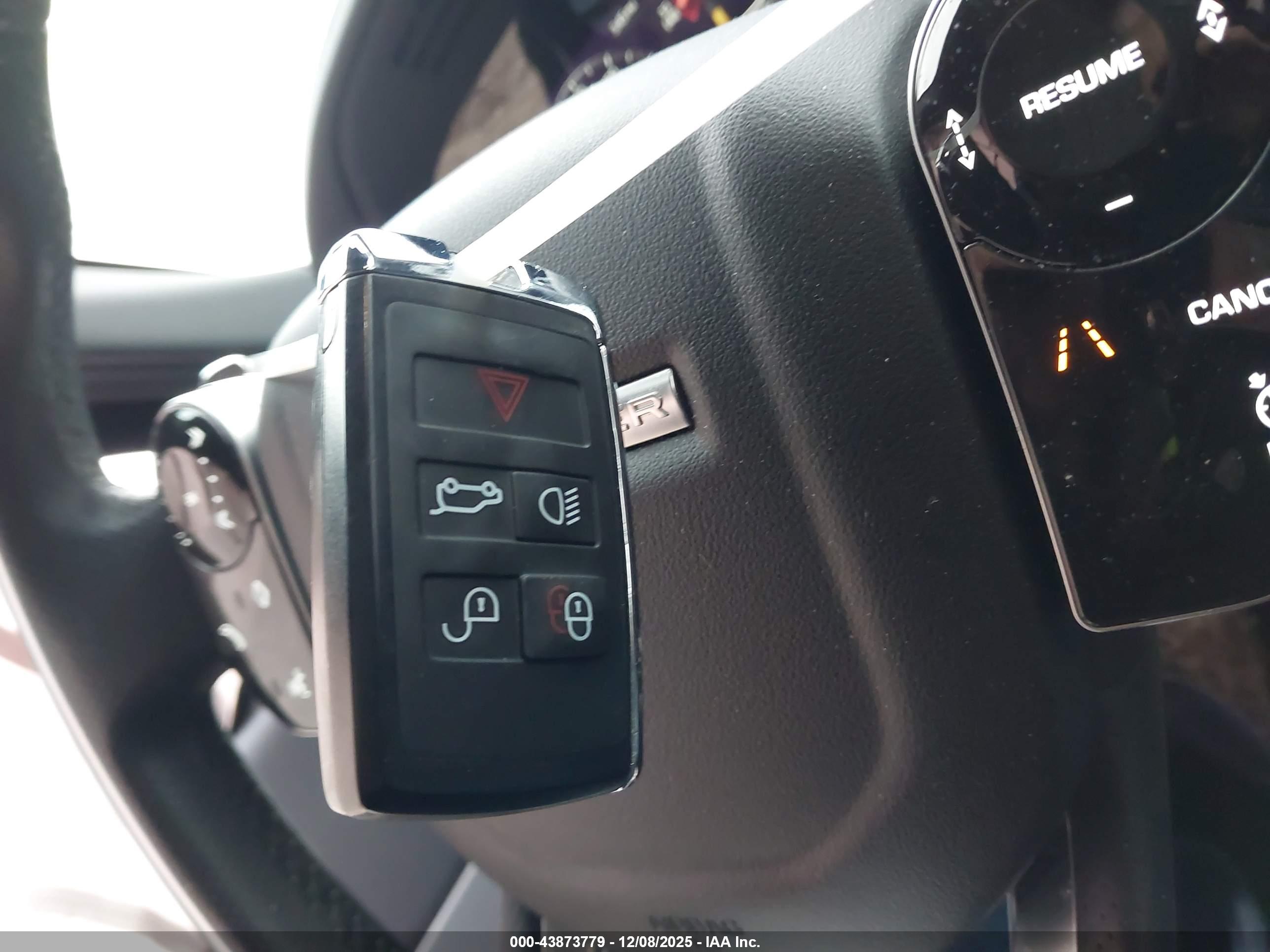 LAND ROVER image 11