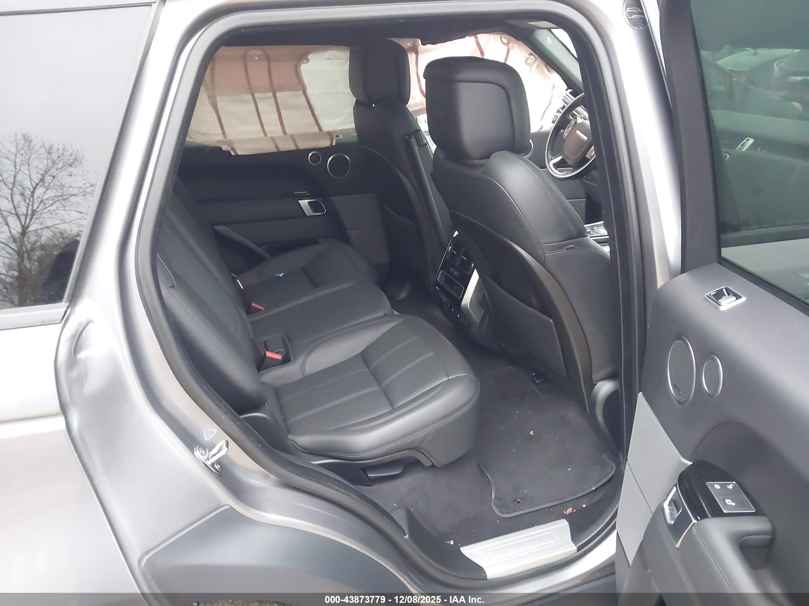 LAND ROVER image 8