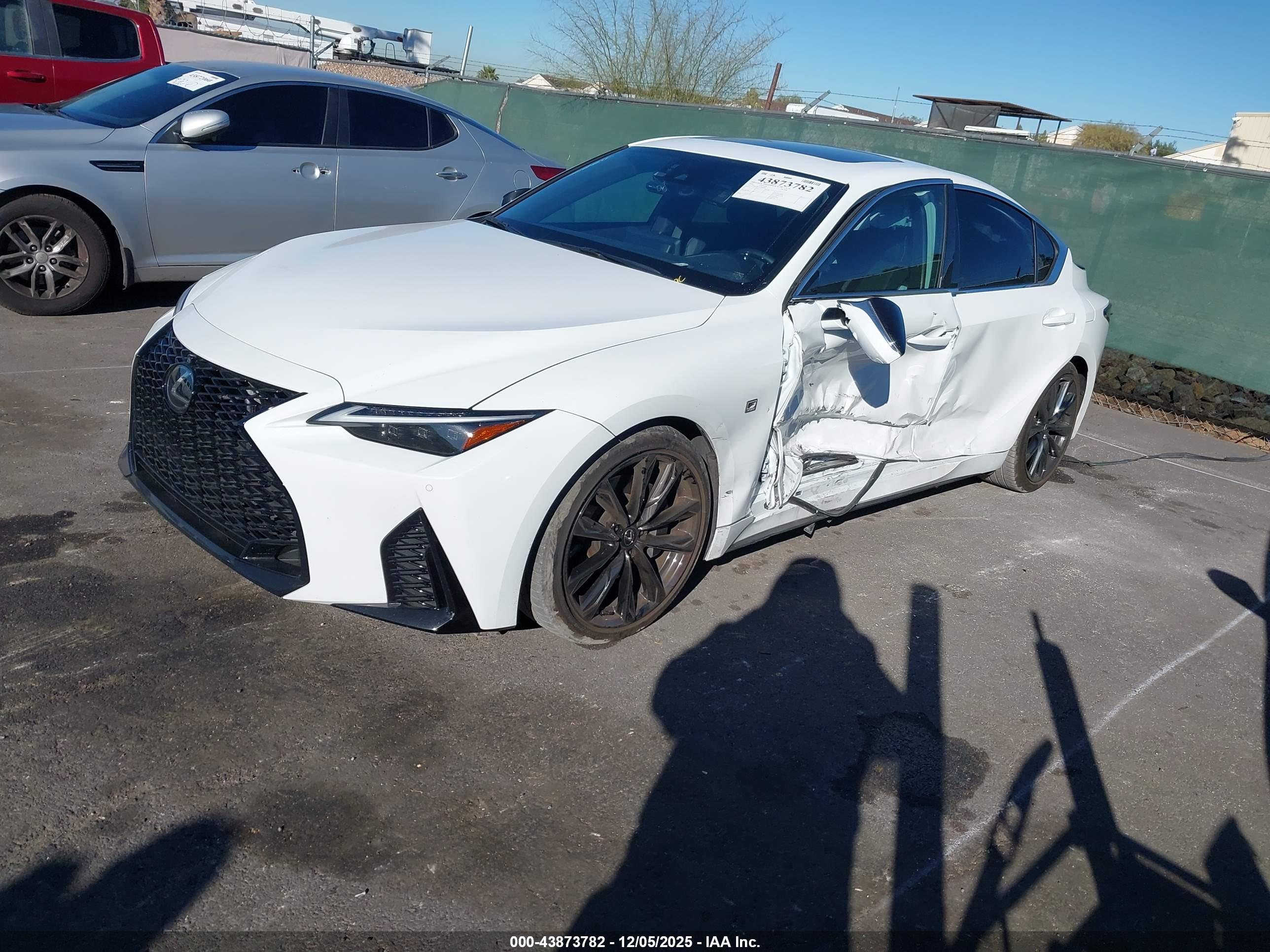 LEXUS IS image 2
