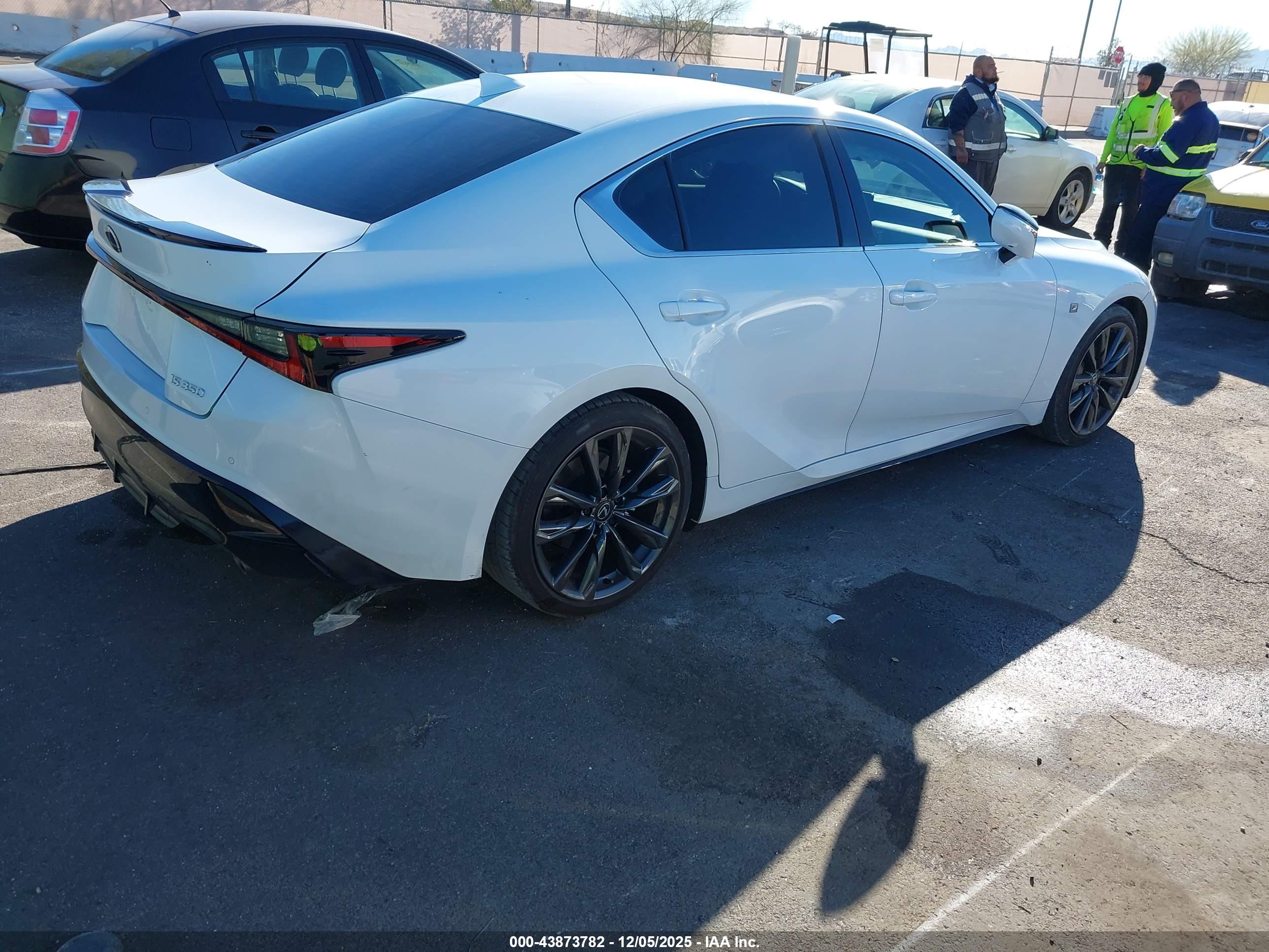 LEXUS IS image 4