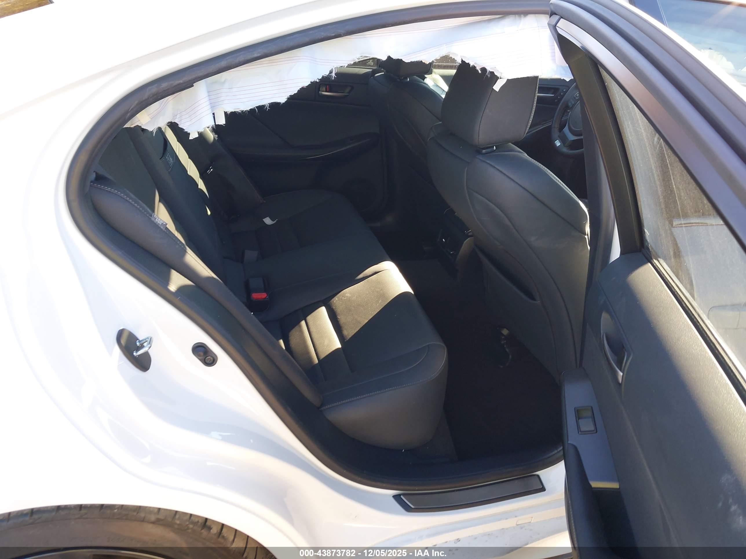 LEXUS IS image 8