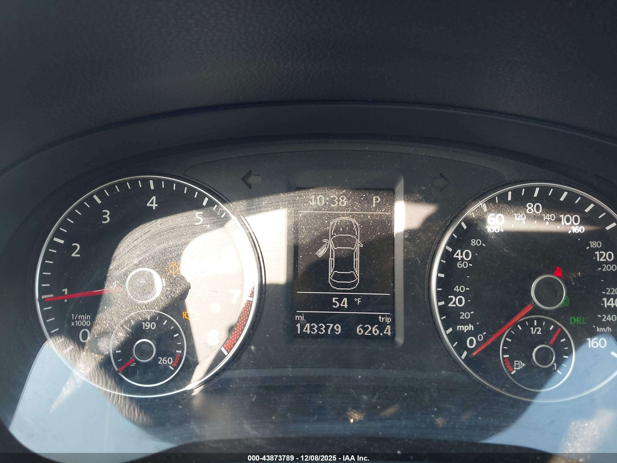 VOLKSWAGEN PASSAT image 7